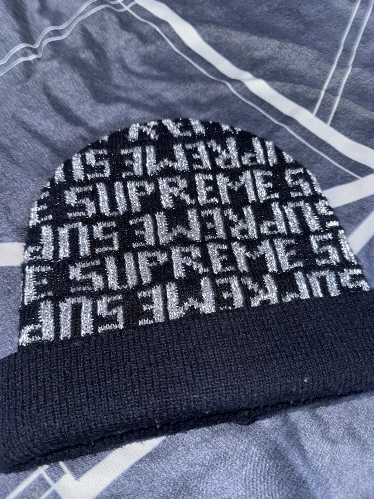 Supreme Supreme 3M Reflective Repeat Beanie Size ONE SIZE - 1 Thumbnail