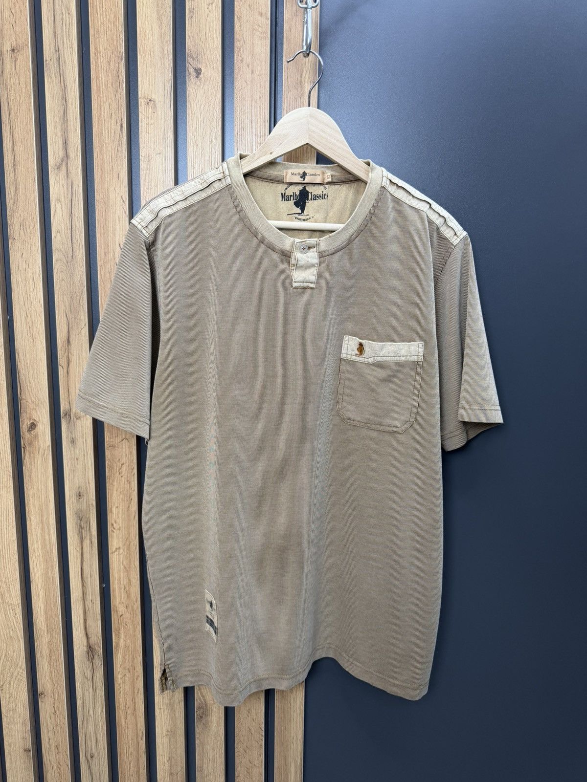 Marlboro Classics Vintage Marlboro Classics Ribbed Pocket T-Shirt Size 52 Size US L / EU 52-54 / 3 - 1 Thumbnail