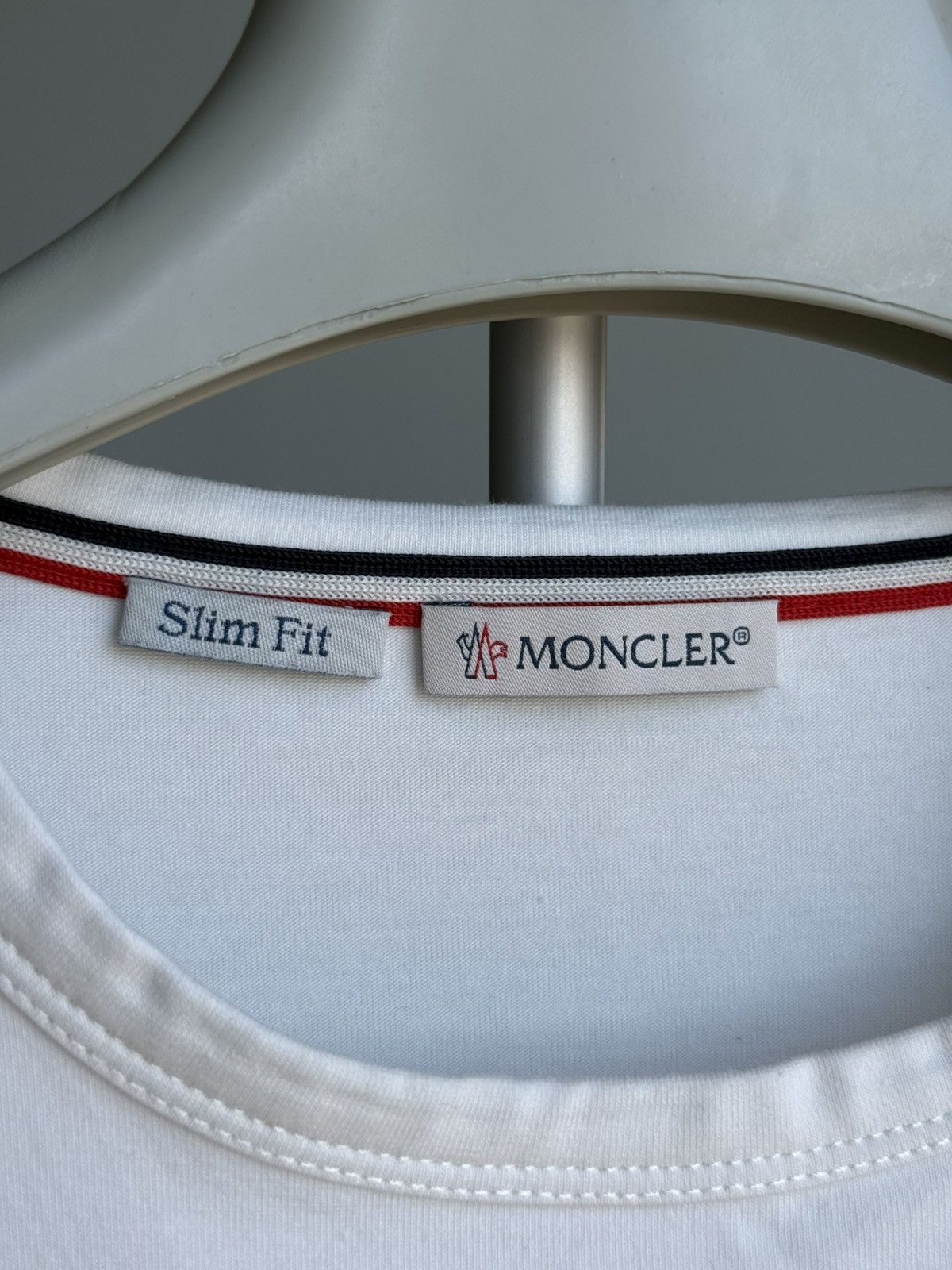 Moncler Moncler Maglia T-Shirt White Small Logo Slim Fit Size US L / EU 52-54 / 3 - 9 Thumbnail