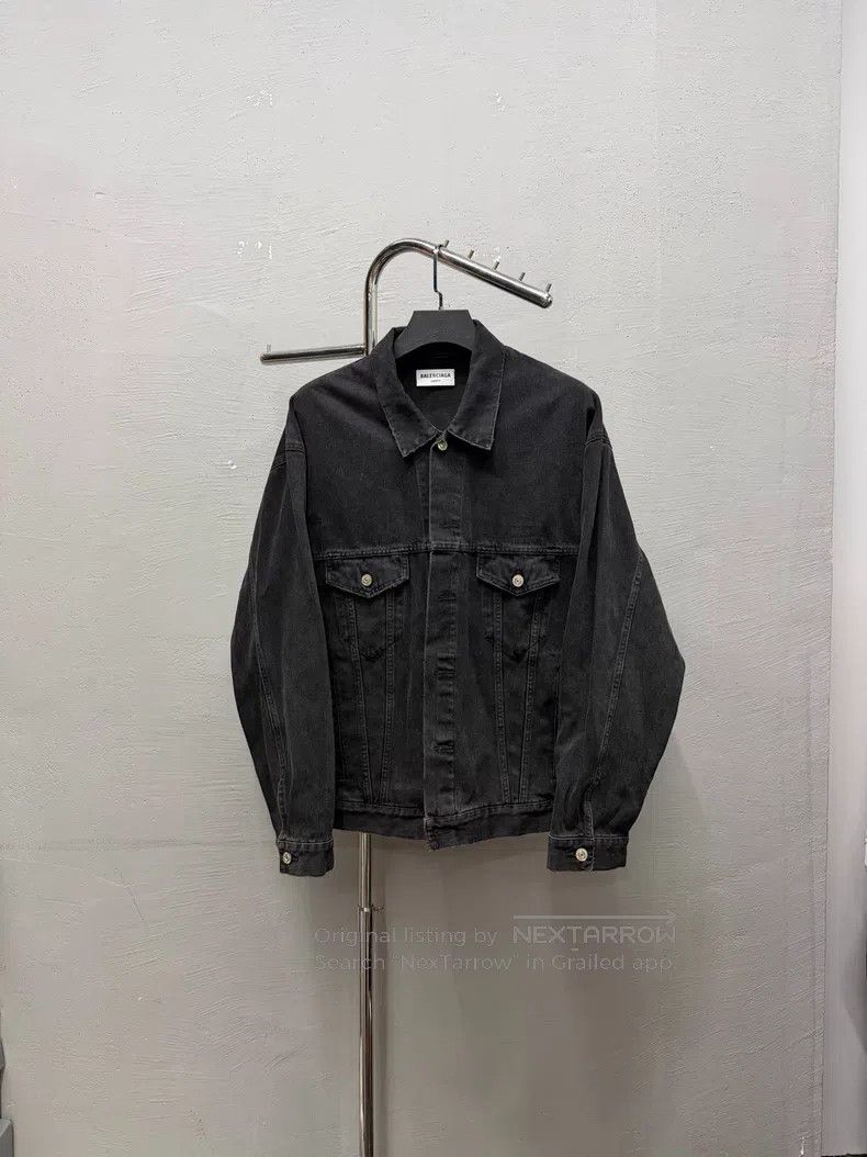 Balenciaga Balenciaga Double B spray-painted denim jacket Size US M / EU 48-50 / 2 - 2 Thumbnail