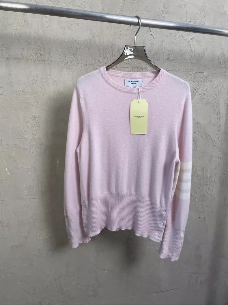 Thom Browne Thom Browne size3 Cherry pink cashmere round neck sweater Size S / US 4 / IT 40 - 1 Thumbnail