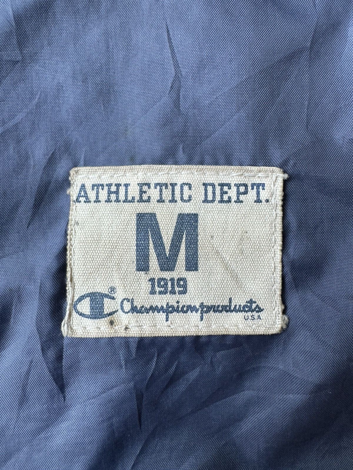 Champion VERY RARE VINTAGE JACKET CHAMPION WINGS STADIUM RUNNING MAN Size US M / EU 48-50 / 2 - 5 Thumbnail