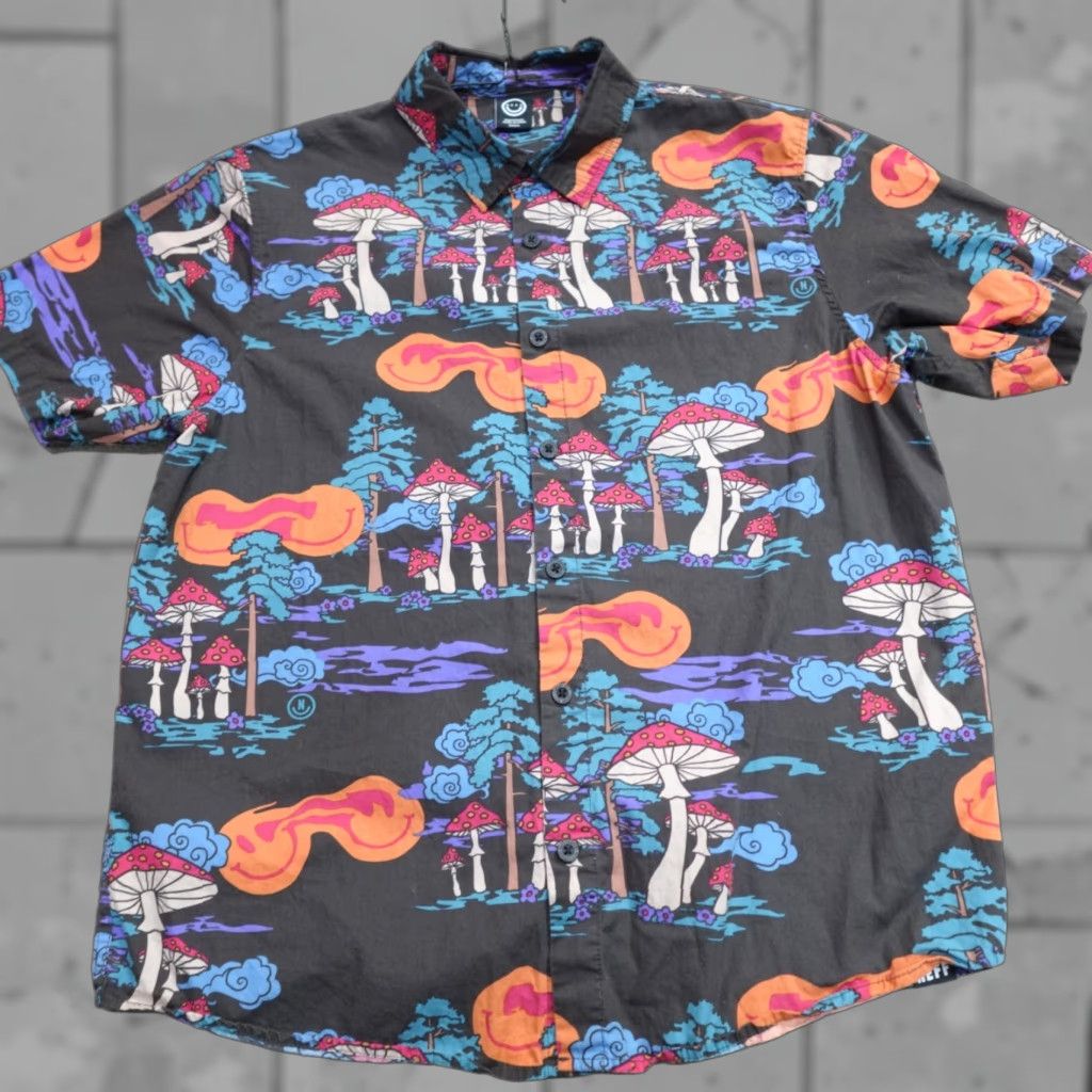 Vintage Neff Shirt Small Gray Magic Mushrooms Amanita Muscaria Happy Face Shirt Mens S Gray Neff Button-Up Short Sleeve Cotton Plaid Collared Size US S / EU 44-46 / 1 - 1 Thumbnail