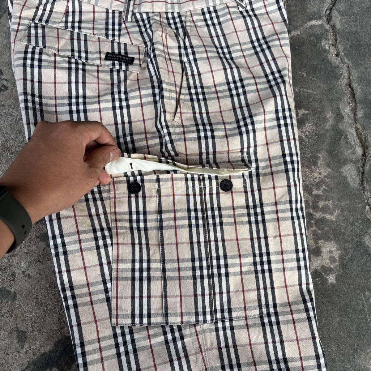 Burberry Vintage Burberry nova check Cargo short pants Size US 27 - 9 Thumbnail