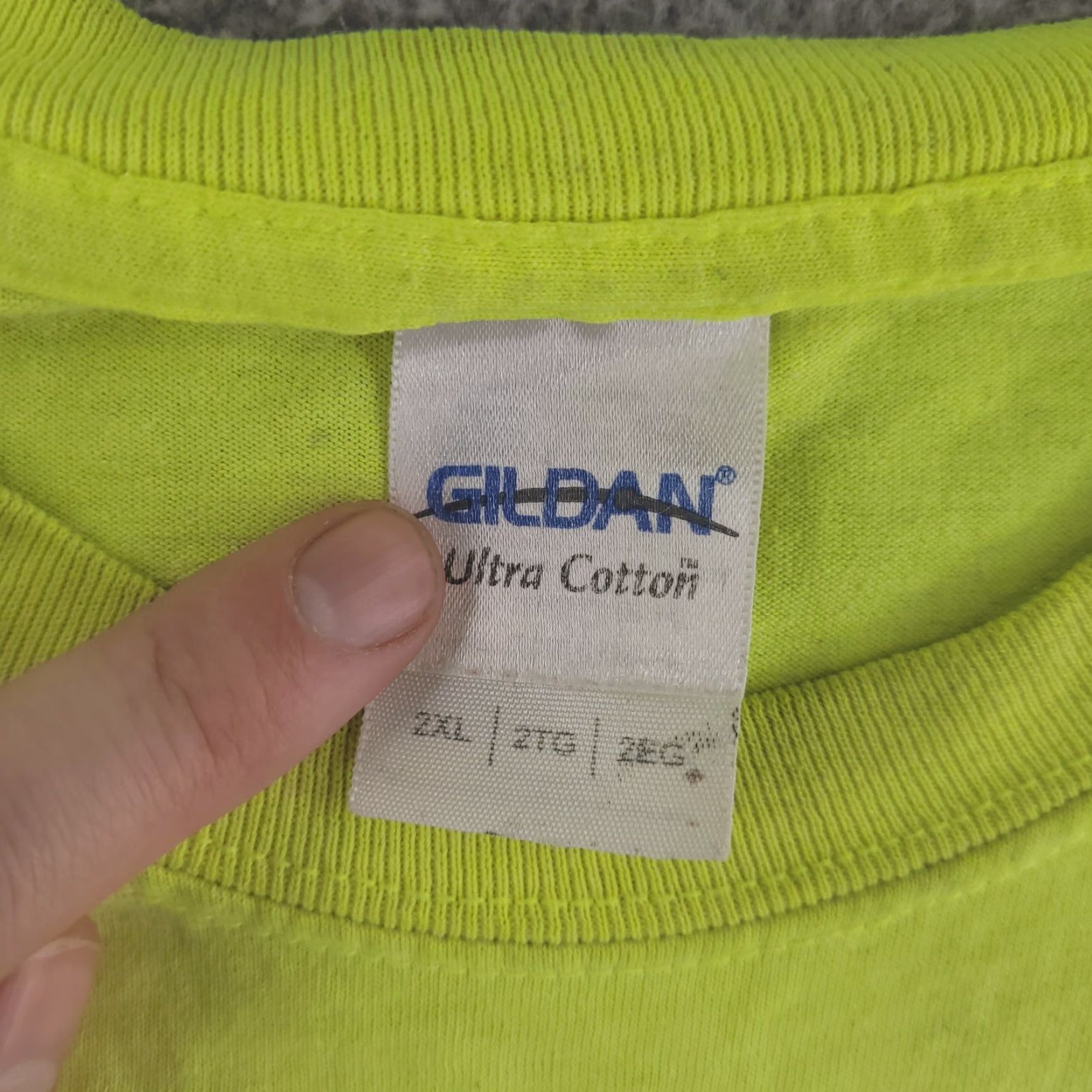 Gildan Gildan Shirt Mens 2XL Green Yellow UNC Tarheels Hunting Distressed Long Sleeve Crew Neck T-Shirt Mens Size US XXL / EU 58 / 5 - 7 Thumbnail