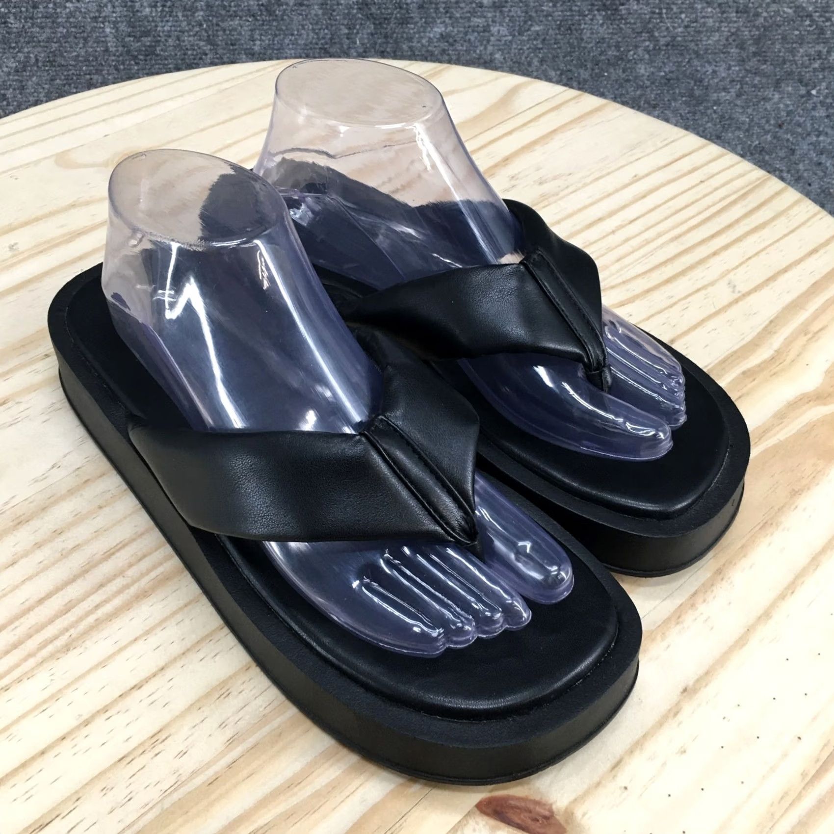 Vintage South Beach Sandals Womens 9 Casual Slip On Platform Thong Black Faux Leather Sandal Mens Womens Boys Girls Size US 9 / IT 39 - 3 Thumbnail
