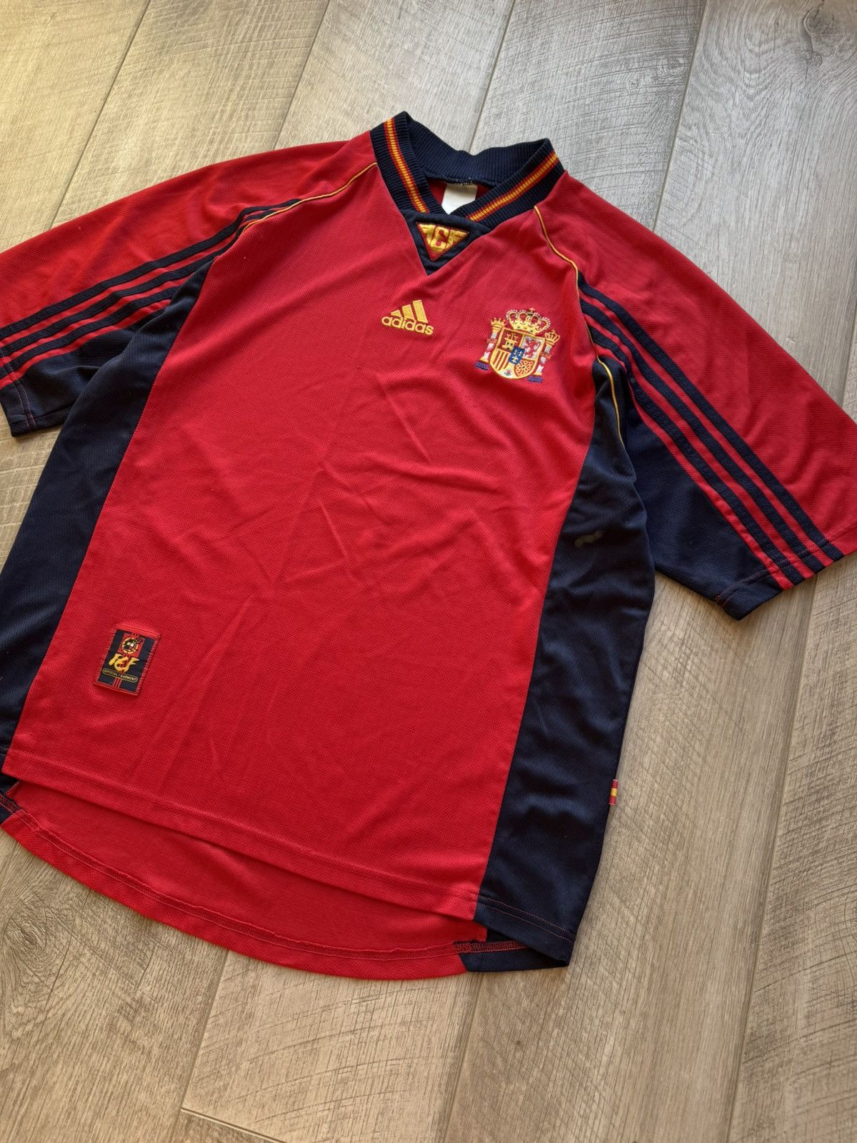 Band Tees 1998-99 Spain Adidas Vintage Home Soccer T Shirt Jersey Size US XL / EU 56 / 4 - 2 Thumbnail