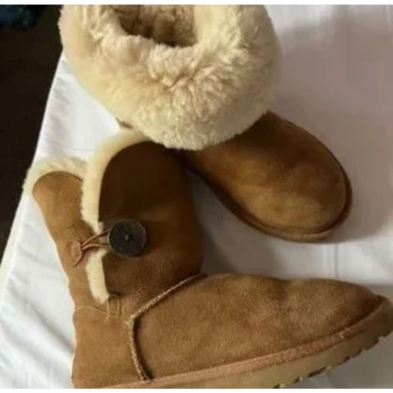 Ugg UGG Bailey Button Mini Boots - Size 8.5 - Great Condition! Size US 8.5 / IT 38.5 - 1 Thumbnail