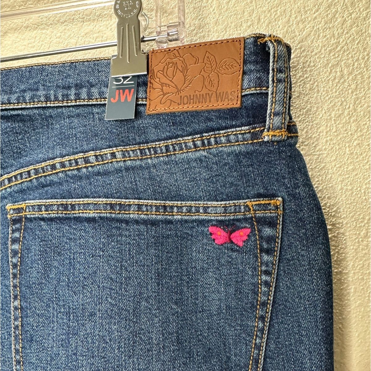 Johnny Was NWT Johnny Was Avery Cropped Baby Boot Mid Rise Slim Jean 32 Size 32" / US 10 / IT 46 - 10 Thumbnail