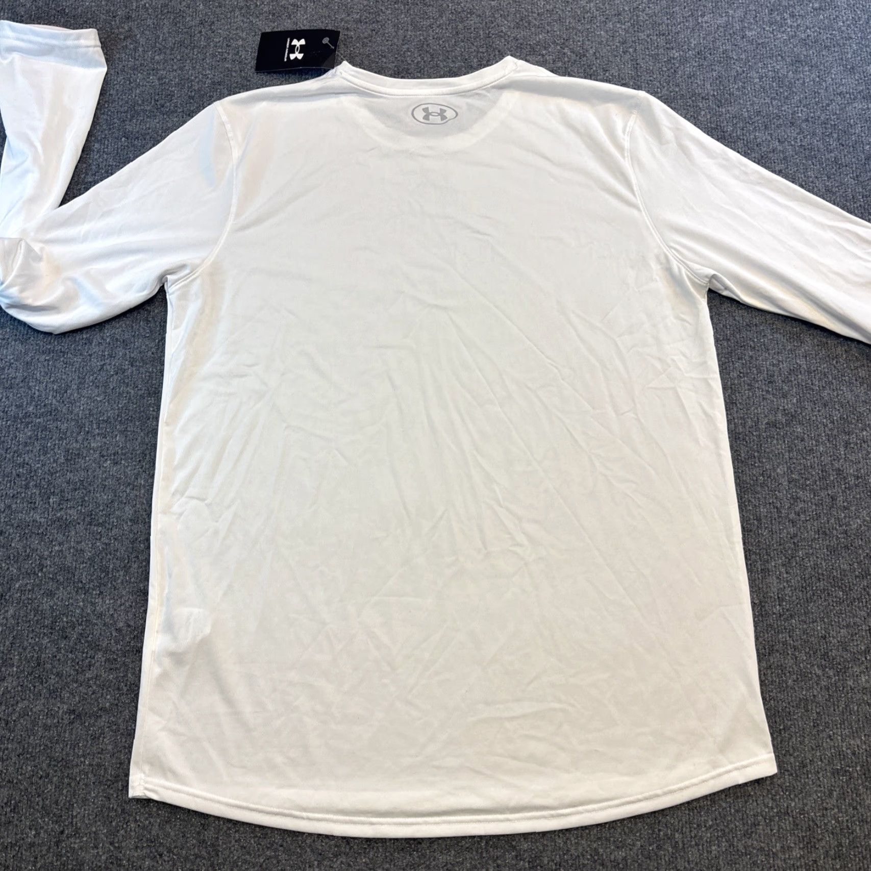 Under Armour Under Armour Mens Tech Team Long Sleeve White Shirt Quick-Dry Base Layer Med NWT Size US M / EU 48-50 / 2 - 5 Thumbnail