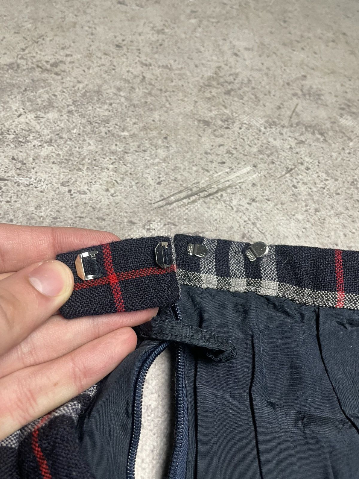Burberry Vintage 90s Burberry’s Nova Check Wool Skirt Size 34" / US 12 / IT 48 - 5 Thumbnail