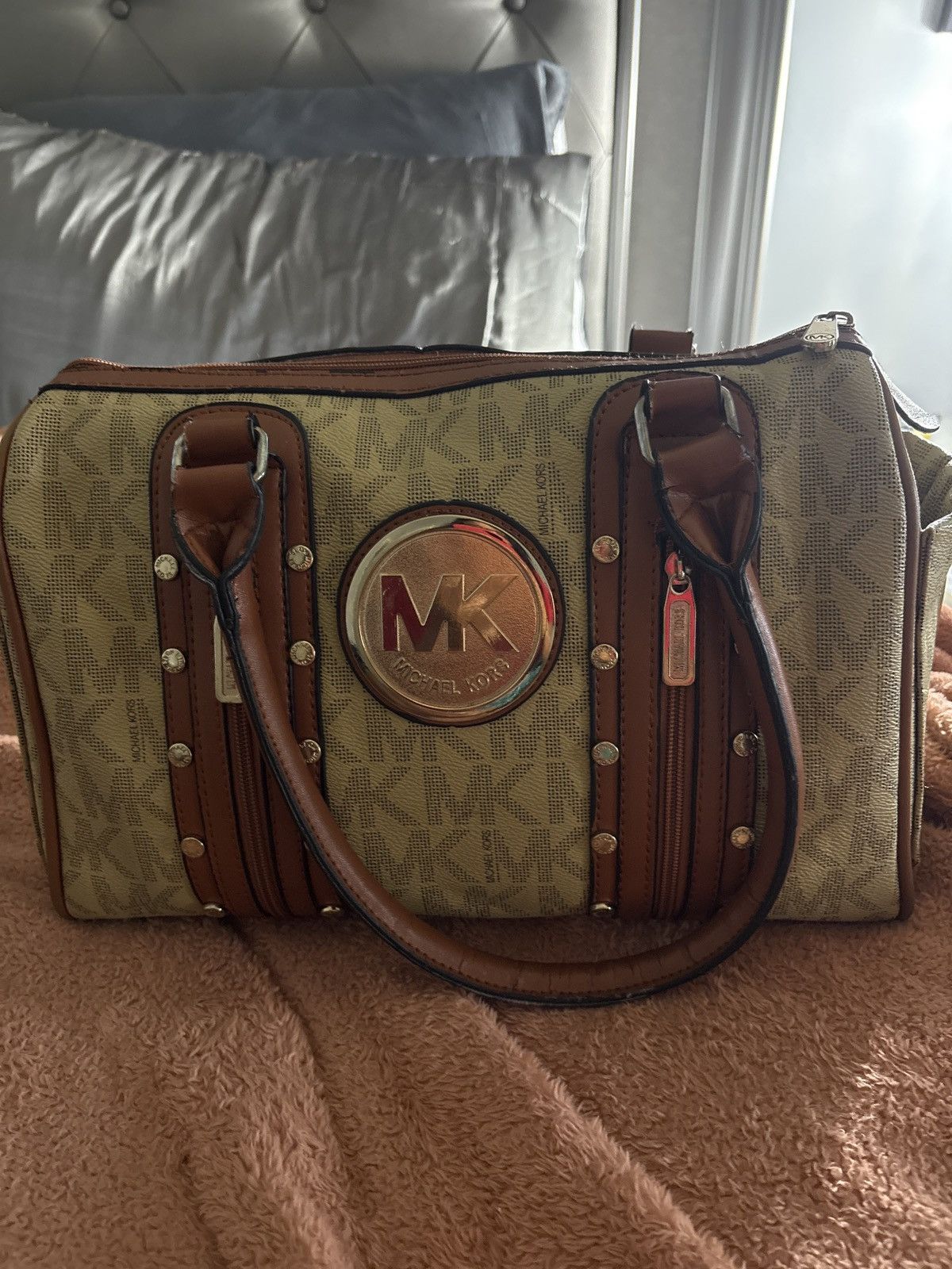 Michael Kors Michael Kors Duffle Style Size ONE SIZE - 1 Thumbnail