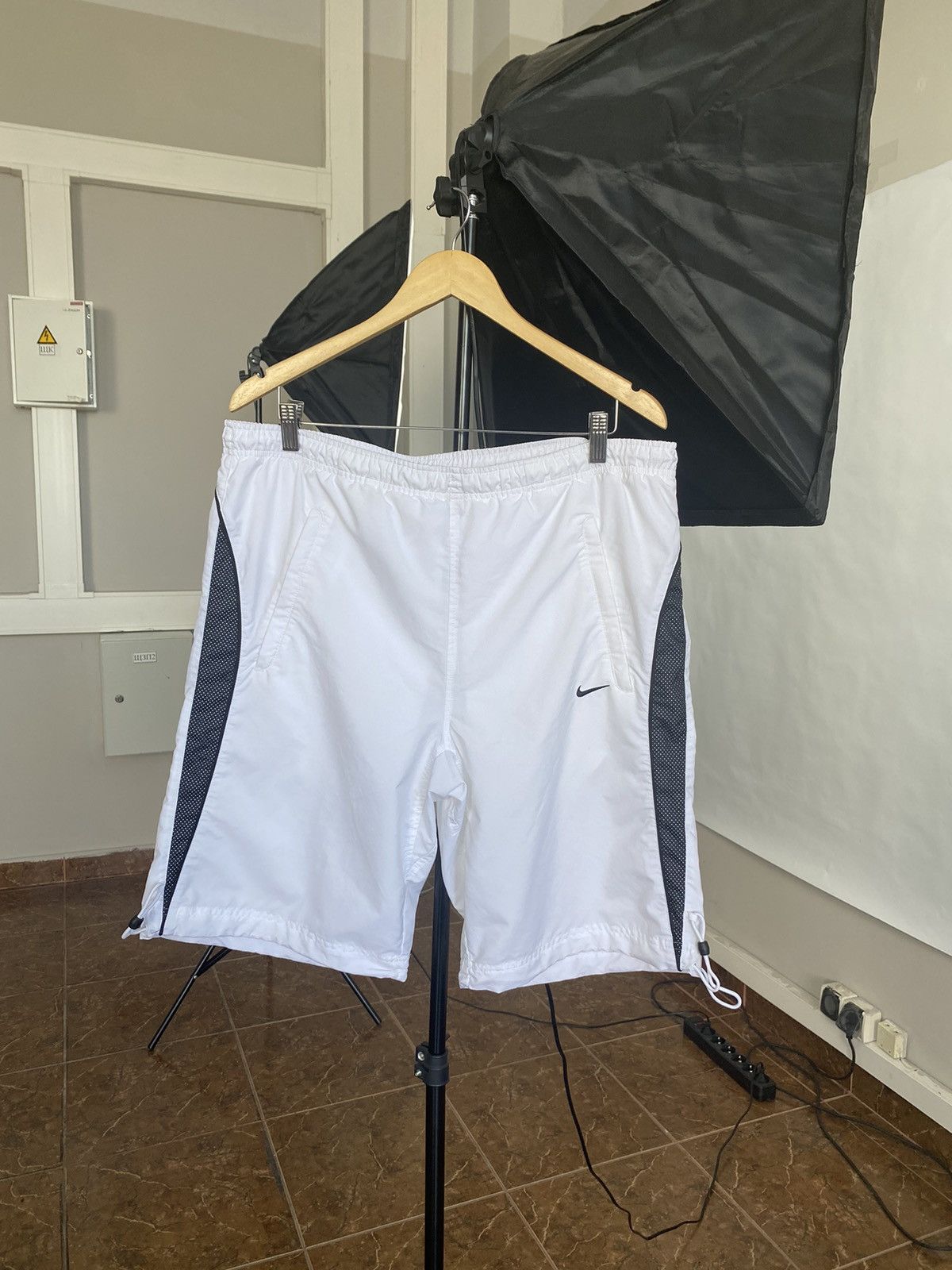 Nike 🇺🇸 Vintage 90s Nike Nylon shorts swoosh logo street wear dril Size US 34 / EU 50 - 1 Thumbnail