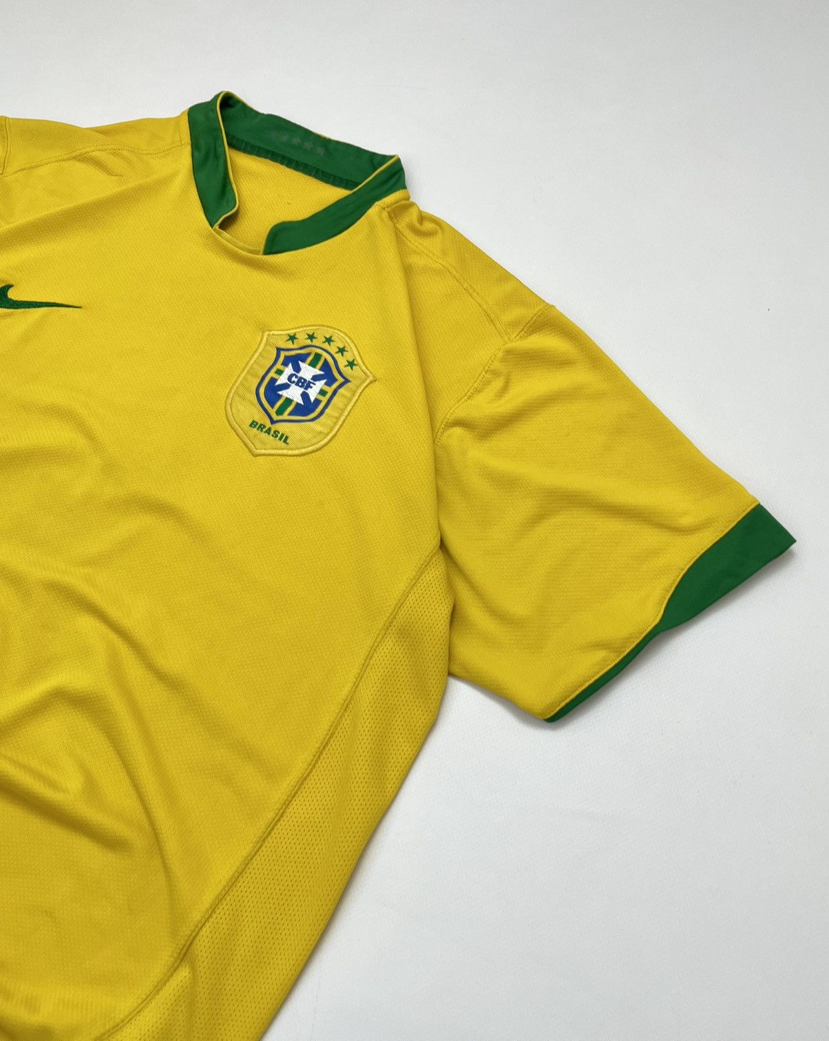 Nike Brazil Vintage Soccer Jersey 00s Size US L / EU 52-54 / 3 - 8 Thumbnail