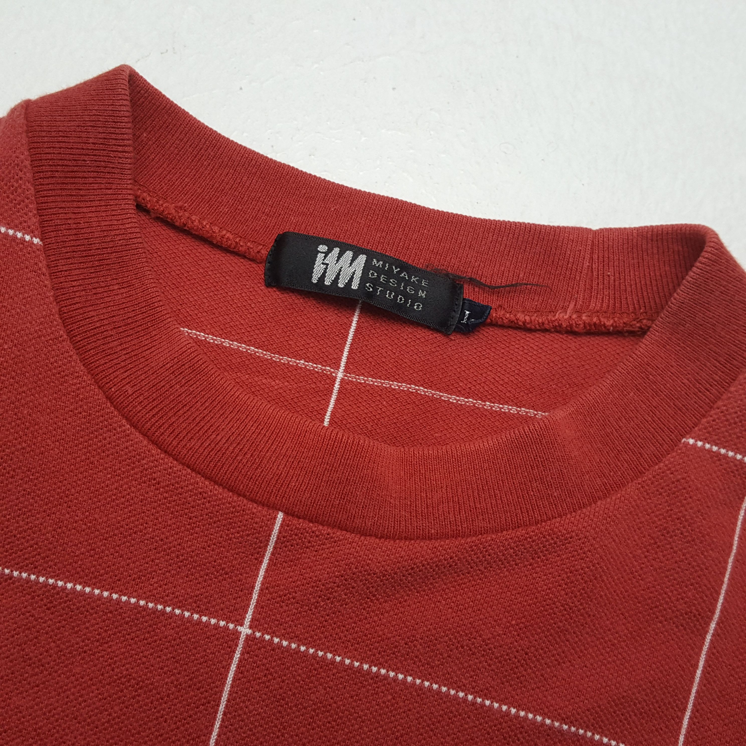 Issey Miyake × Japanese Brand × Vintage IM MIYAKE Design Studio Japanese Designer Brand Tshirt Size US L / EU 52-54 / 3 - 7 Thumbnail