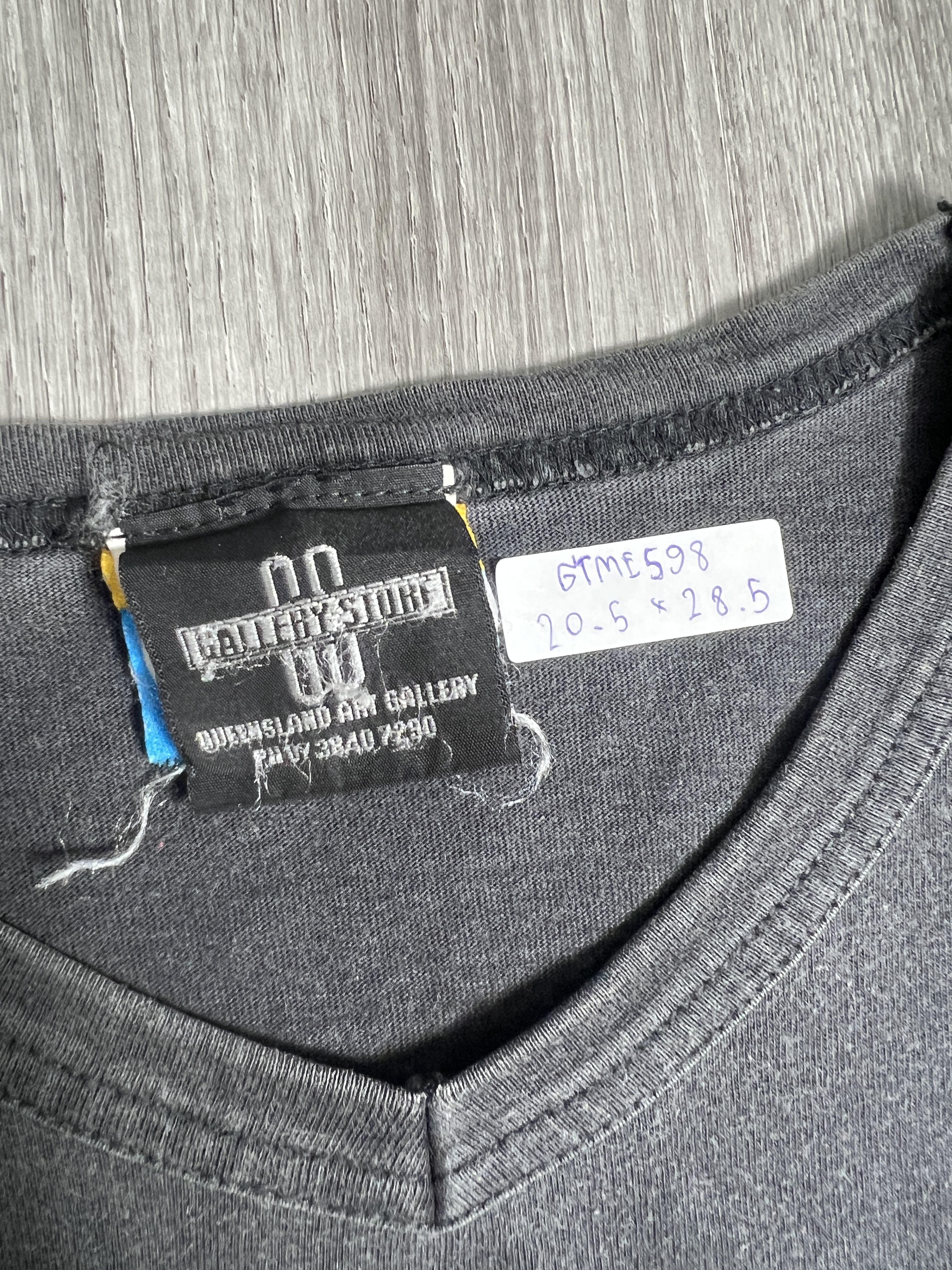 Vintage VTG Queensland Art Gallery Artwork Graphic Tee (M) GTME598 Size US M / EU 48-50 / 2 - 3 Thumbnail