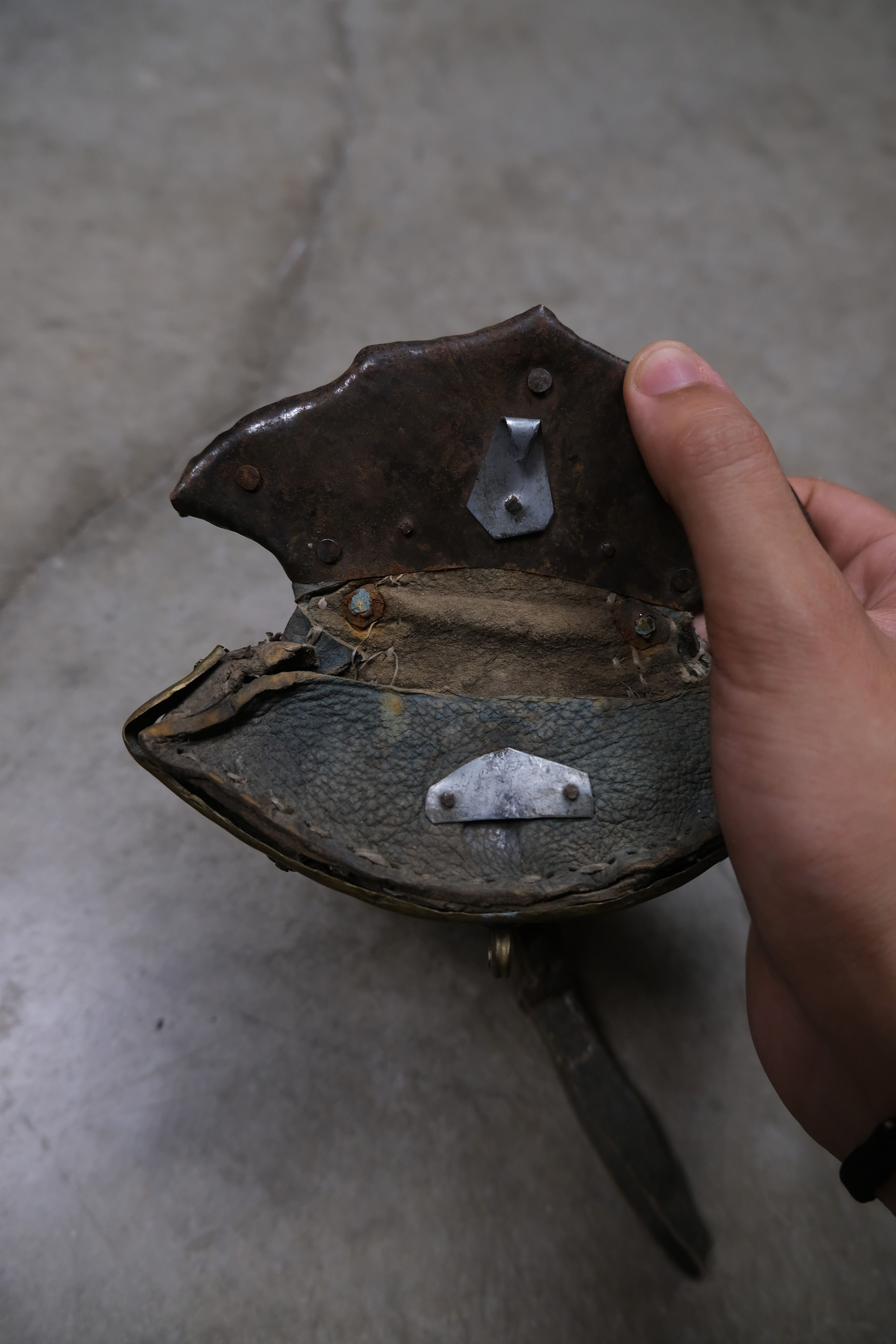 If Six Was Nine Antique Tibetan Leather Pouch Size ONE SIZE - 8 Thumbnail