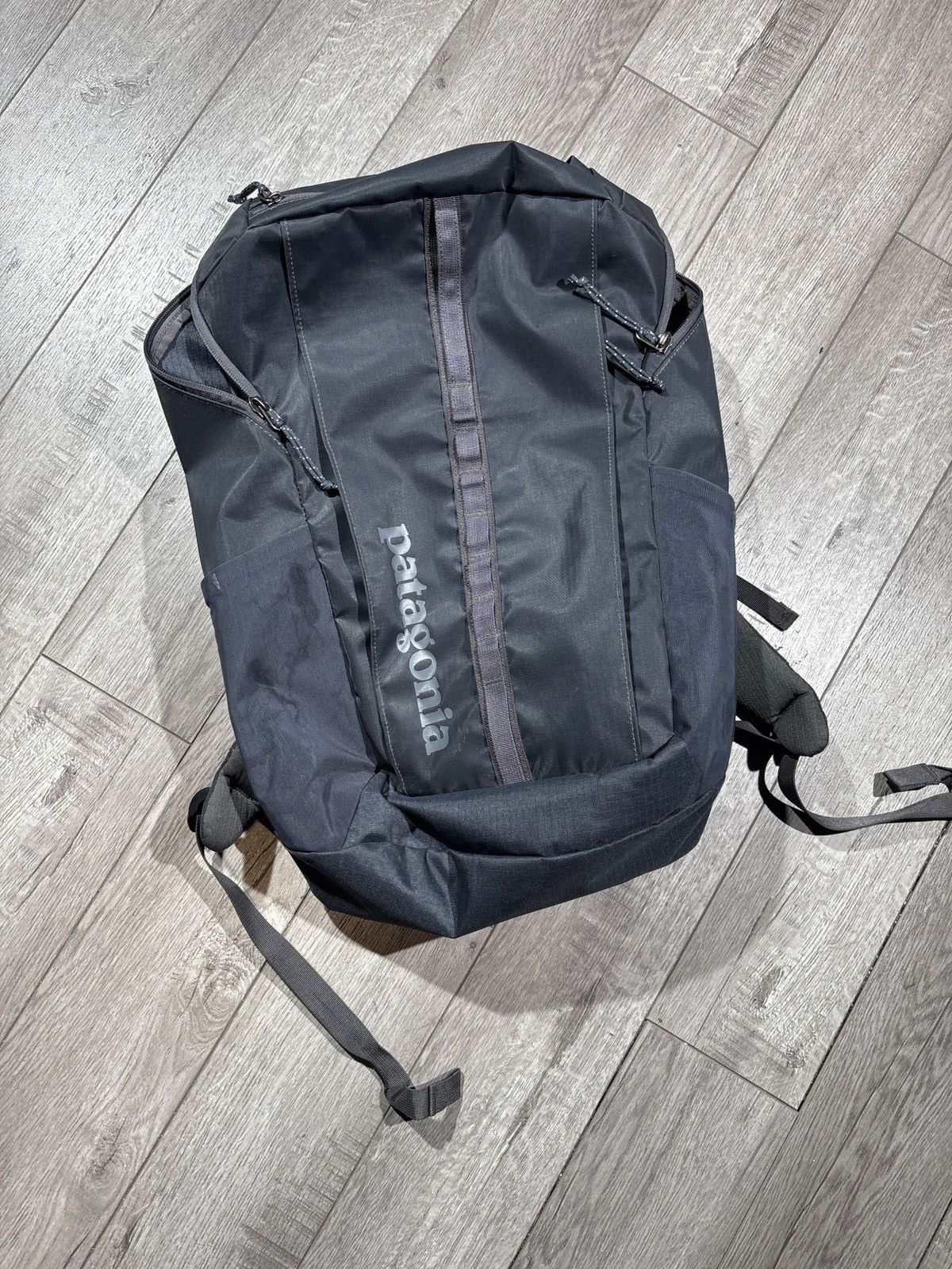 Patagonia Patagonia Black Hole 26L Size 26 - 10 Thumbnail