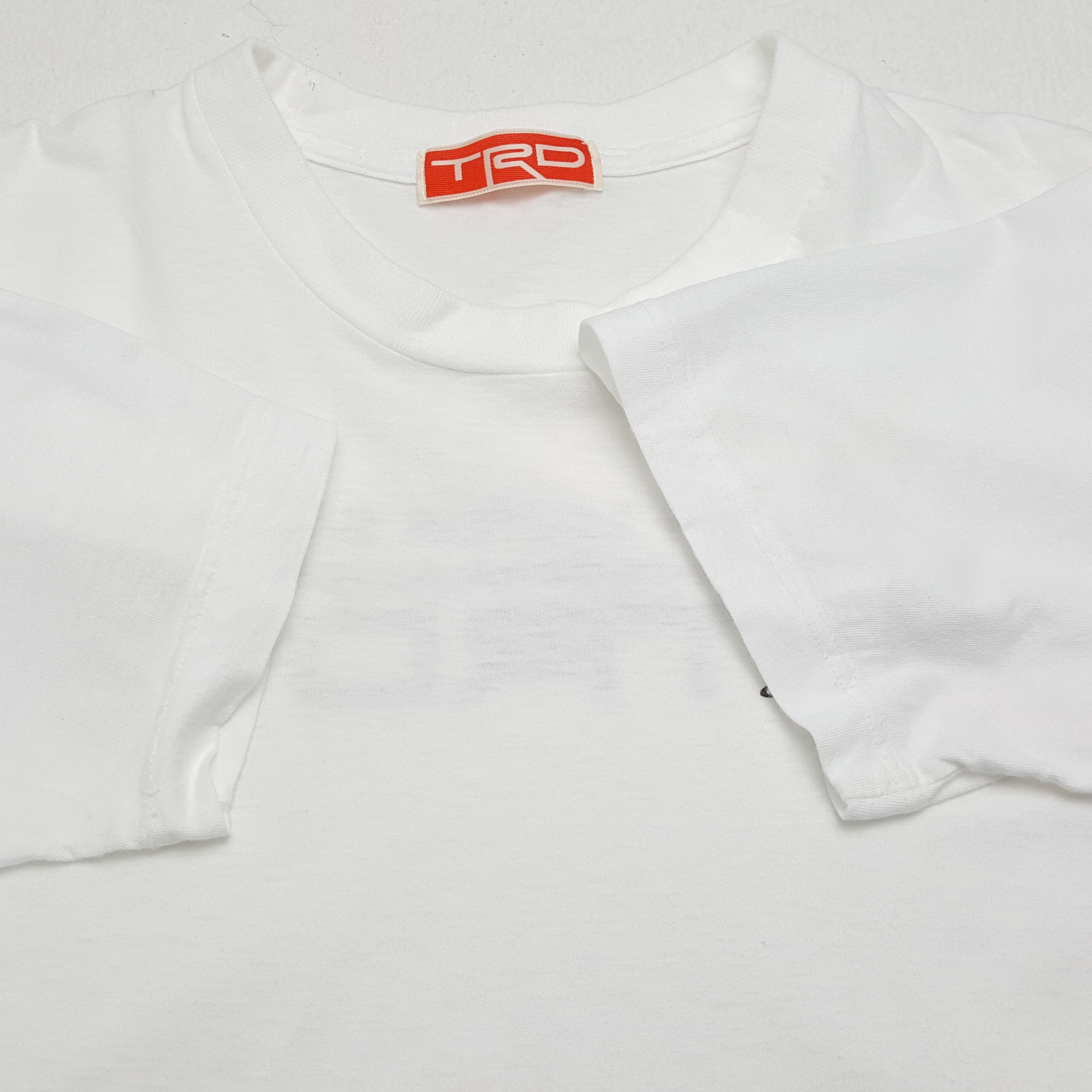 Vintage Vintage TRD TOYOTA MOTOR SPORTS Japanese Racing Team T-Shirt Size US L / EU 52-54 / 3 - 7 Thumbnail