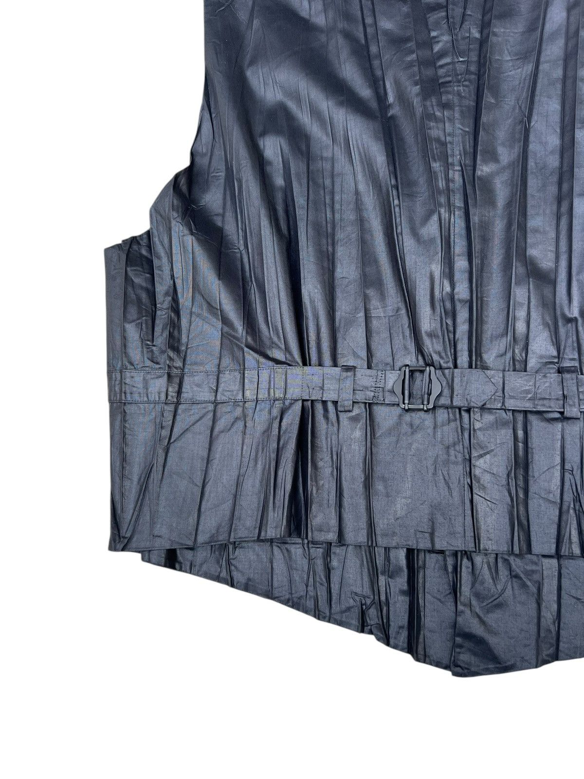 Issey Miyake Vintage Issey Miyake Men Pleated Vest Black Size US M / EU 48-50 / 2 - 15 Thumbnail