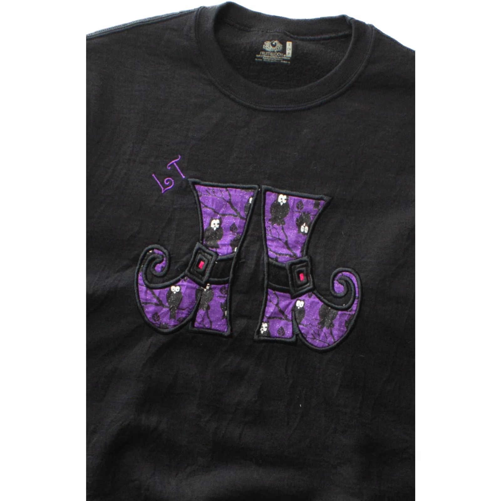 Fruit Of The Loom LT Witch Boots Halloween Sweatshirt Fruit of the Loom Black Small 2010s Womens Men? Size US S / EU 44-46 / 1 - 2 Thumbnail