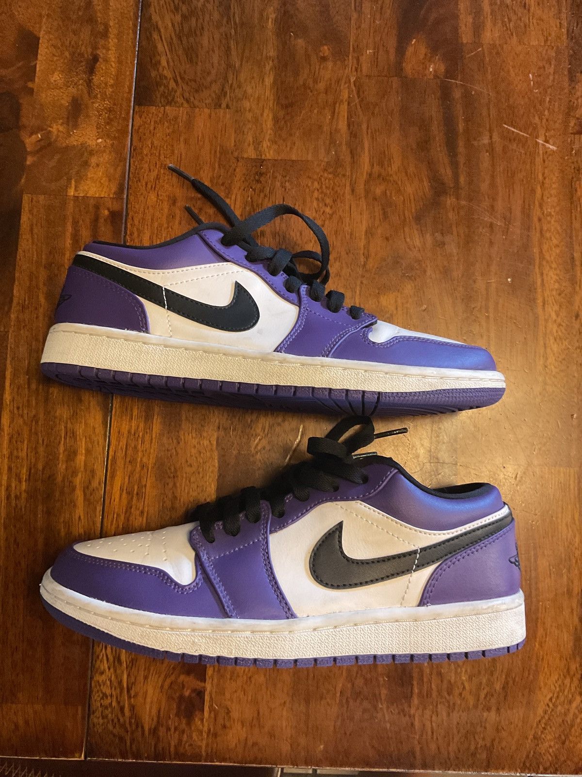 Nike Jordan 1 Low Court Purple Size US 7 / EU 40 - 1 Thumbnail