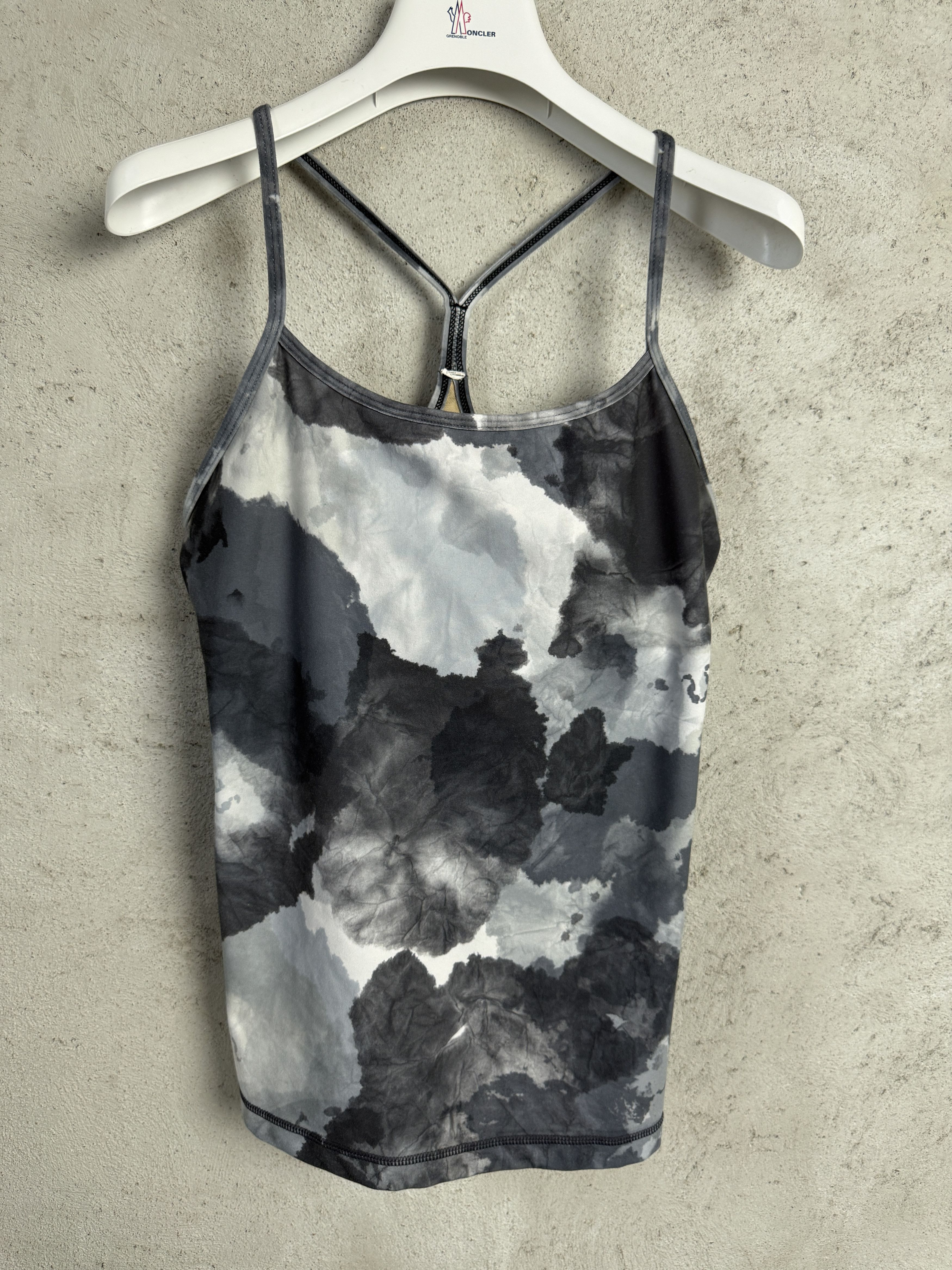 Lululemon Lululemon Power Y tank top t-shirt tee sport pilates gym Size M / US 6-8 / IT 42-44 - 1 Thumbnail