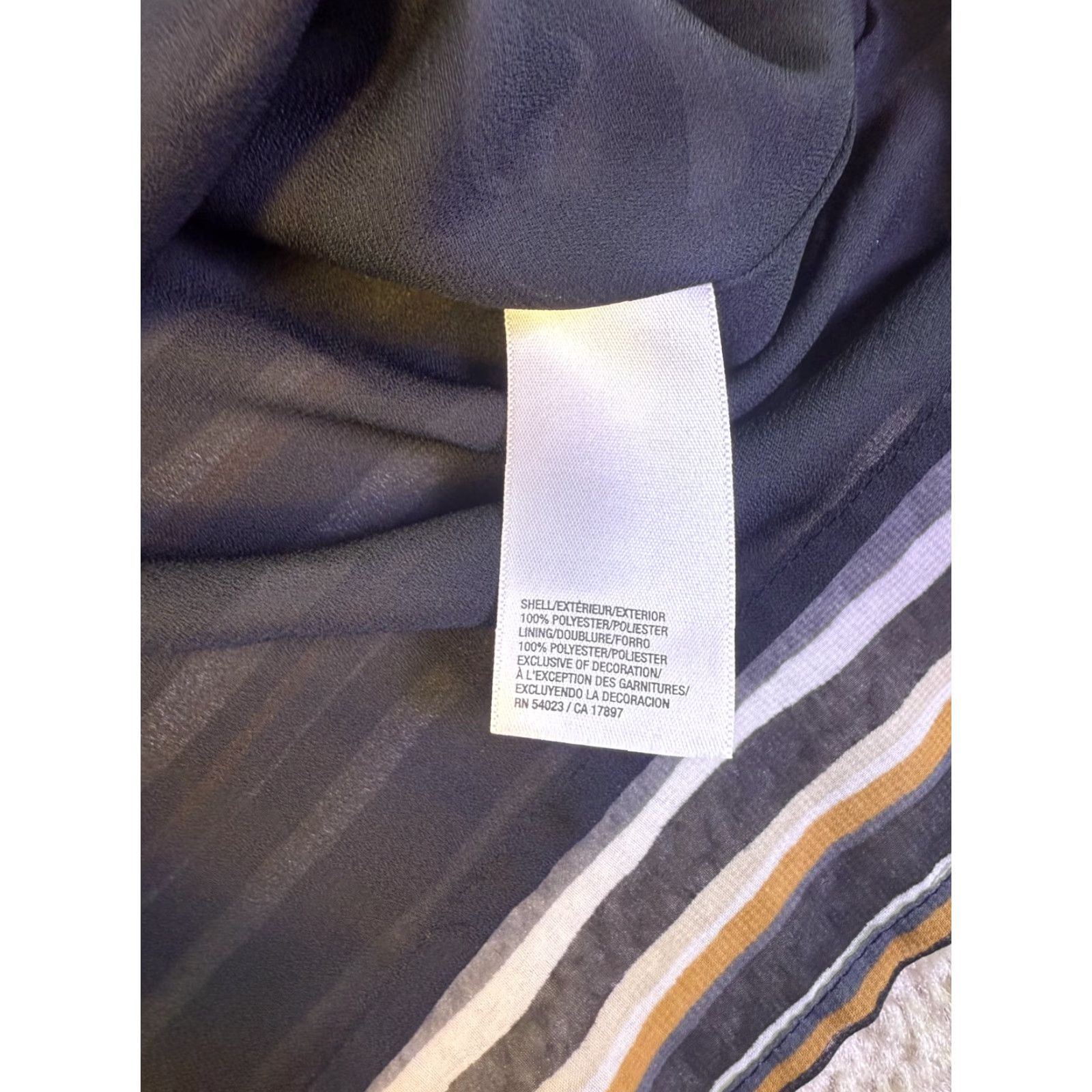 Old Navy Old Navy Skirt Shirt? Wait. Size 32" / US 10 / IT 46 - 3 Thumbnail