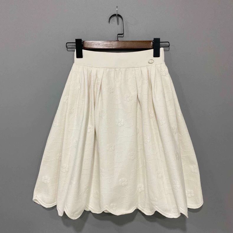 Chanel ChanelCamellia full-print skirt 2503-Nextarrow Size 24" / US 00 / IT 34 - 1 Thumbnail