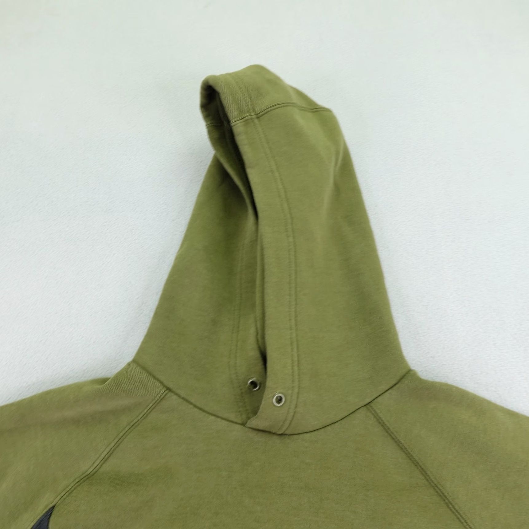 Nike VINTAGE Nike Hoodie Men M Green Swoosh Tech Fleece Jogging Pullover Sweater Gym Logo Pullover Hooded Pockets Running 90s Mens Size US M / EU 48-50 / 2 - 2 Thumbnail