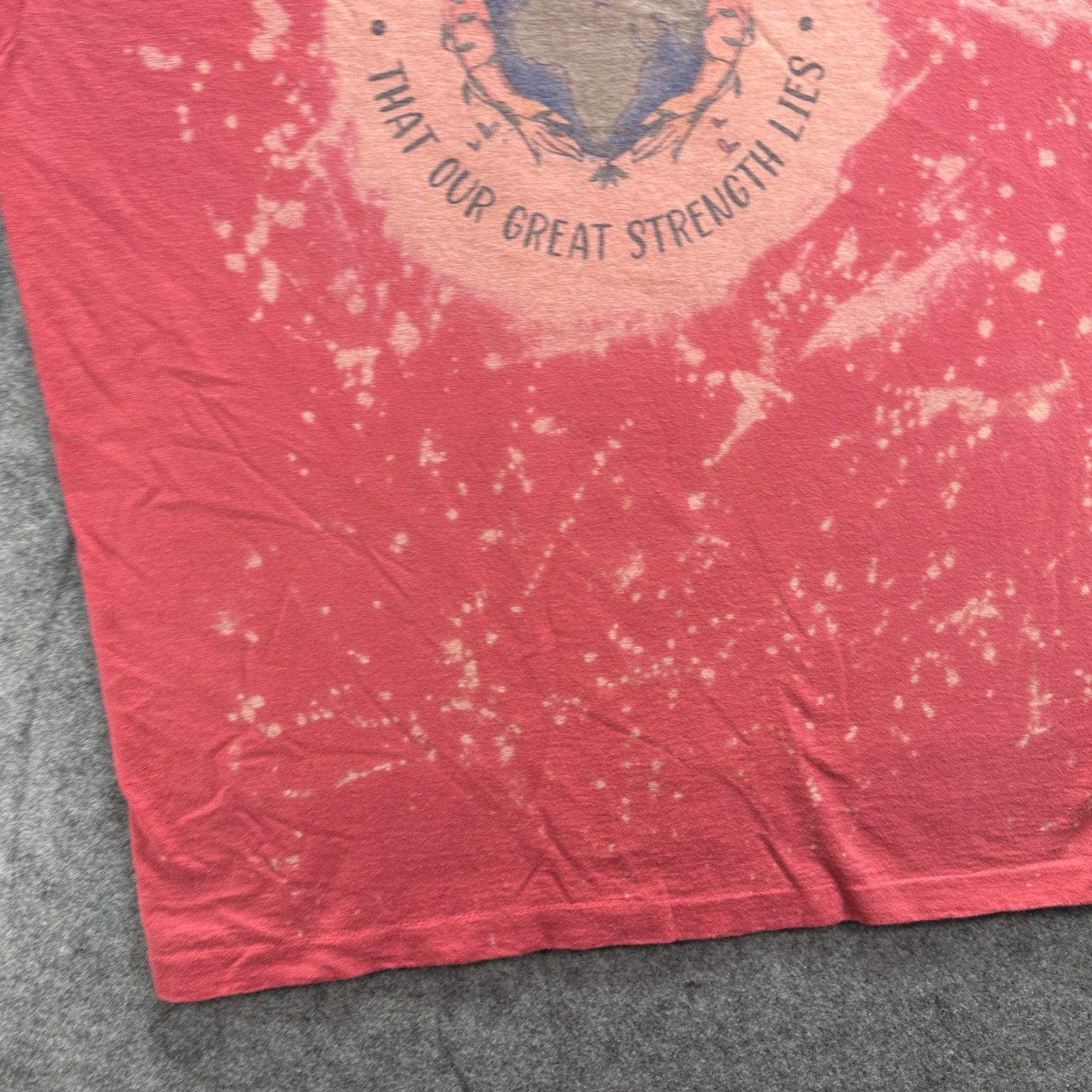 Vintage VINTAGE Screen Stars Best Unity Earth Shirt Mens XL Red Graphic Print 90s USA Size US XL / EU 56 / 4 - 5 Thumbnail