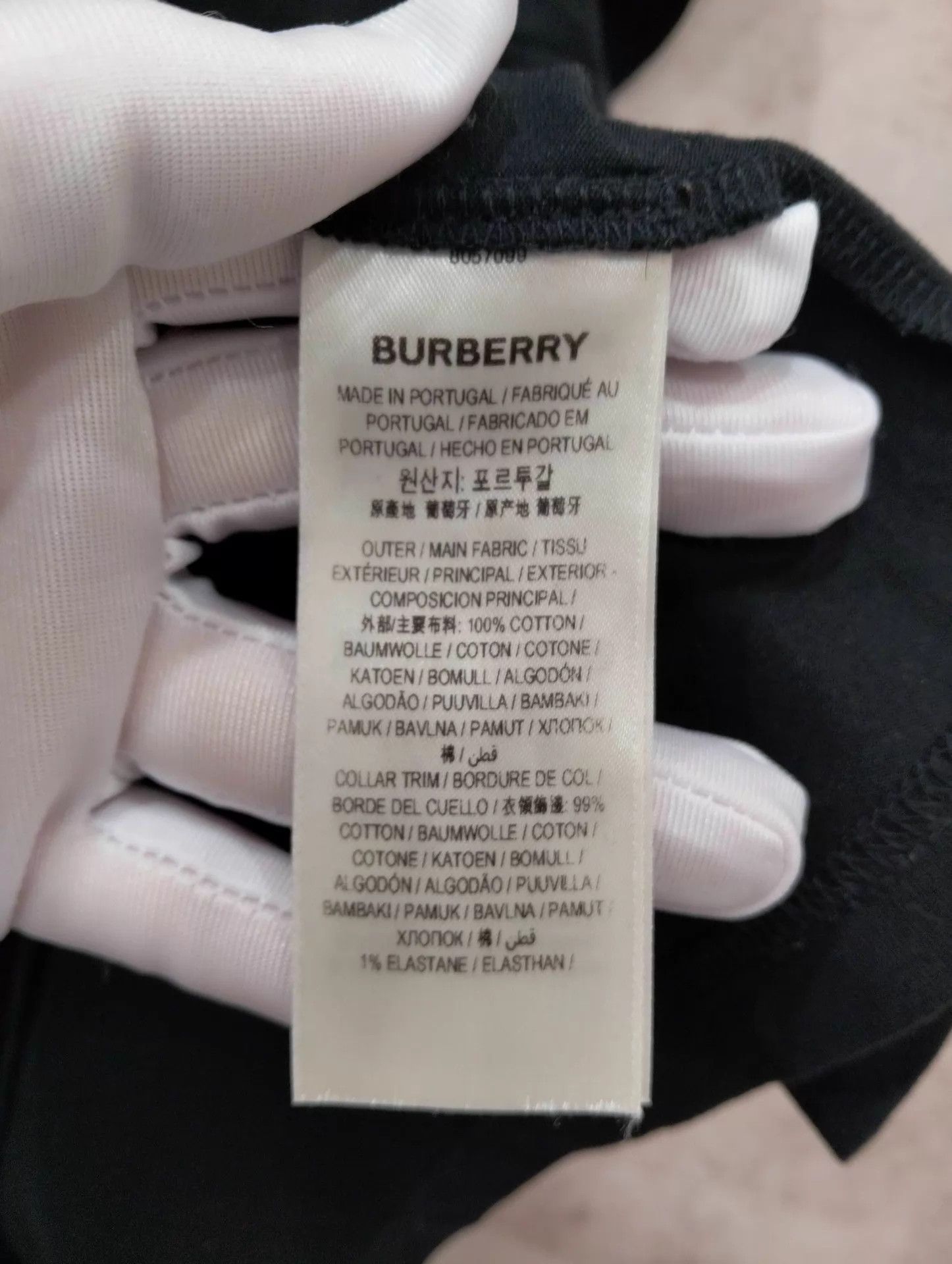 Burberry Burberry Label Patch Black Short Sleeve Tee L 95N Size US L / EU 52-54 / 3 - 6 Thumbnail