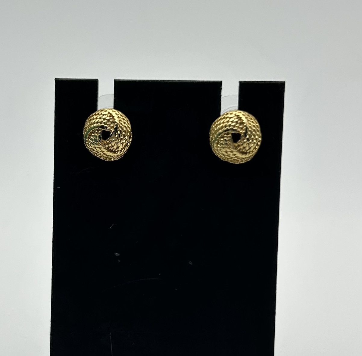 Other Vintage Gold Tone Textured Braided Knot Classic Studs Size ONE SIZE - 4 Thumbnail