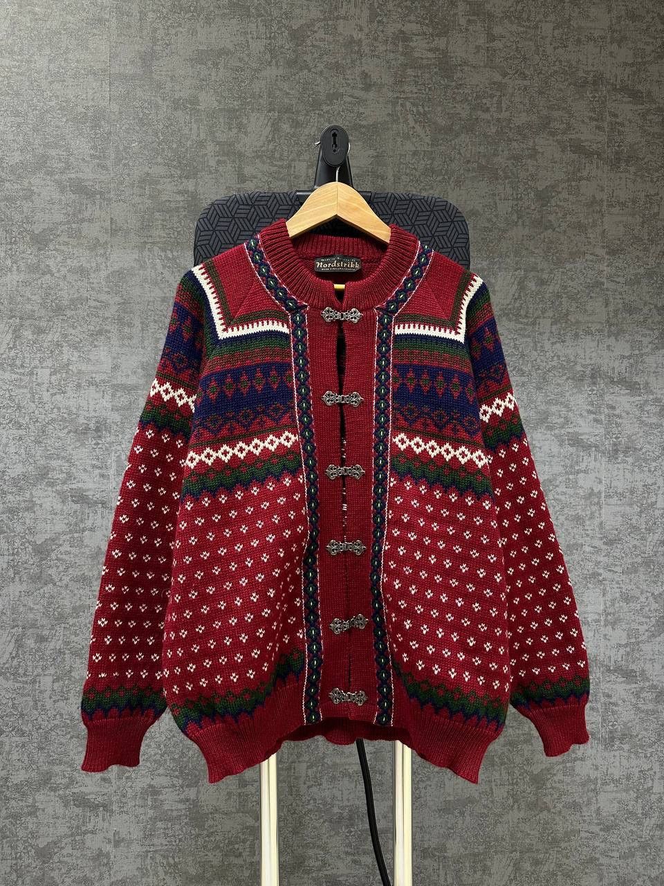 Highland × Vintage Vintage Nordstrikk Wool Red Knit Highland Sweater Size US L / EU 52-54 / 3 - 1 Thumbnail