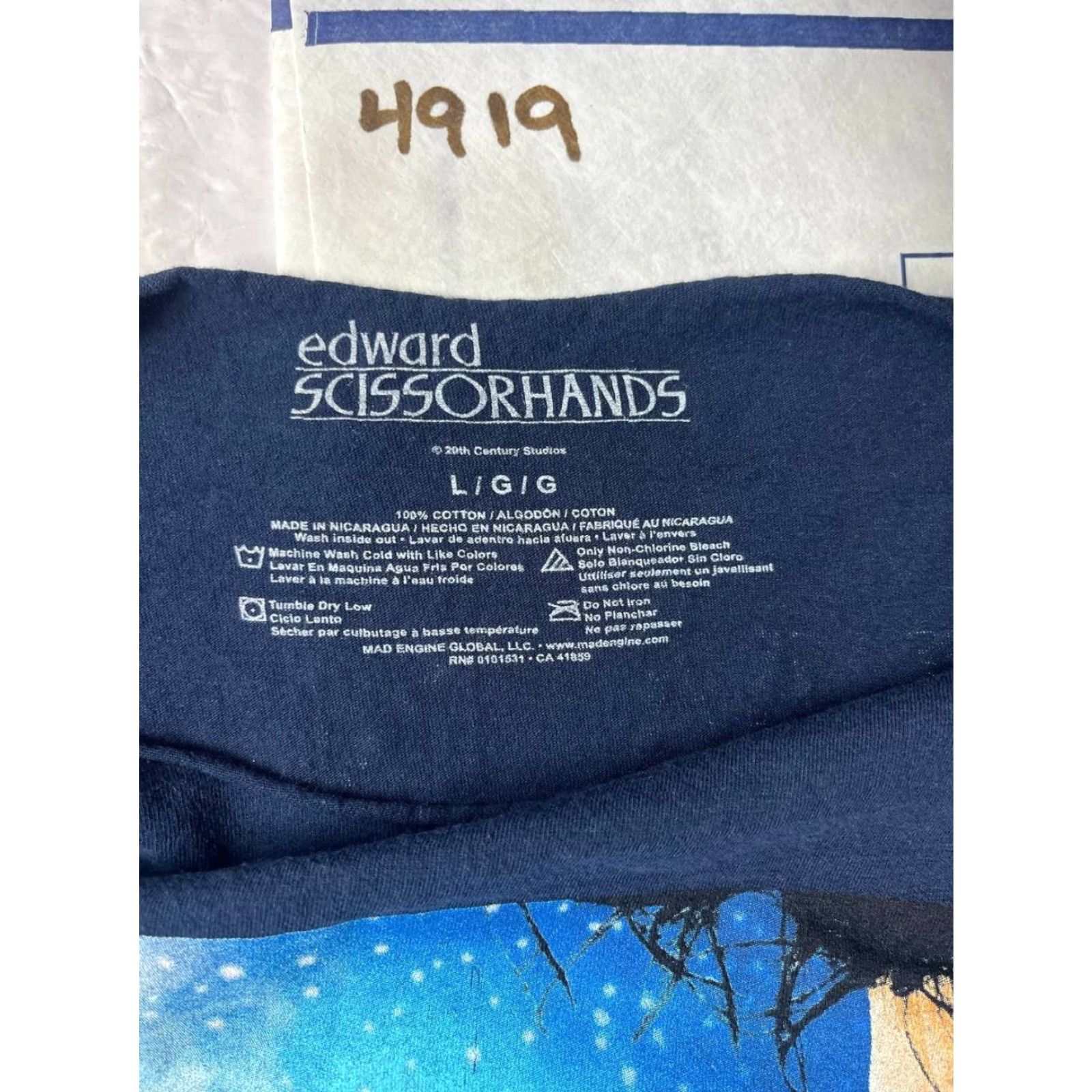 Vintage Edward Scissorhands Shirt Crew Neck Blue L Distressed See Neck pics Unisex Adults Movie Logo Short Sleeve T-Shirt Edward 10-? Size US L / EU 52-54 / 3 - 6 Thumbnail