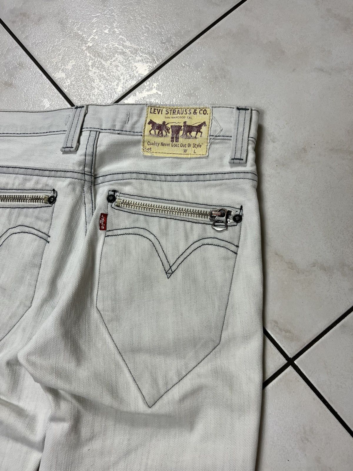 Designer × Levi's × Vintage Vintage Levi’s 513 skinny leg zip pockets denim jeans pants Size US 30 / EU 46 - 15 Thumbnail