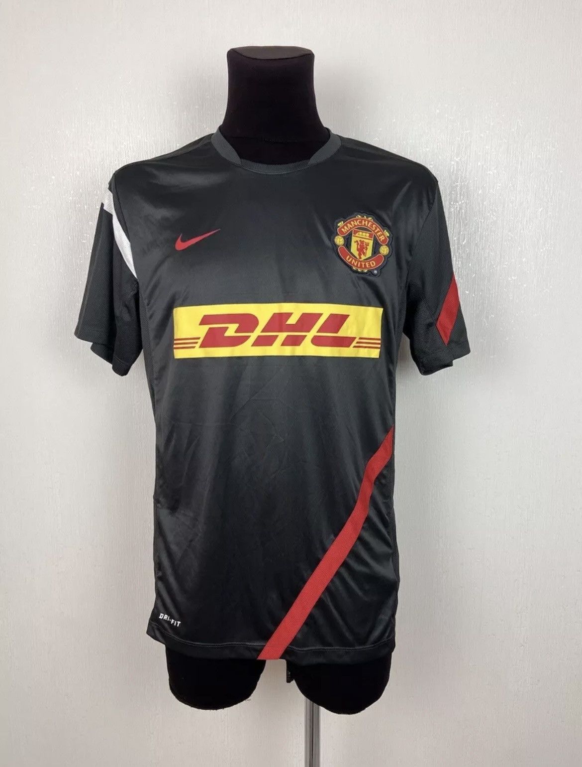 Nike MANCHESTER UNITED 2011-12 NIKE JERSEY SOCCER SIZE L Size US L / EU 52-54 / 3 - 1 Thumbnail