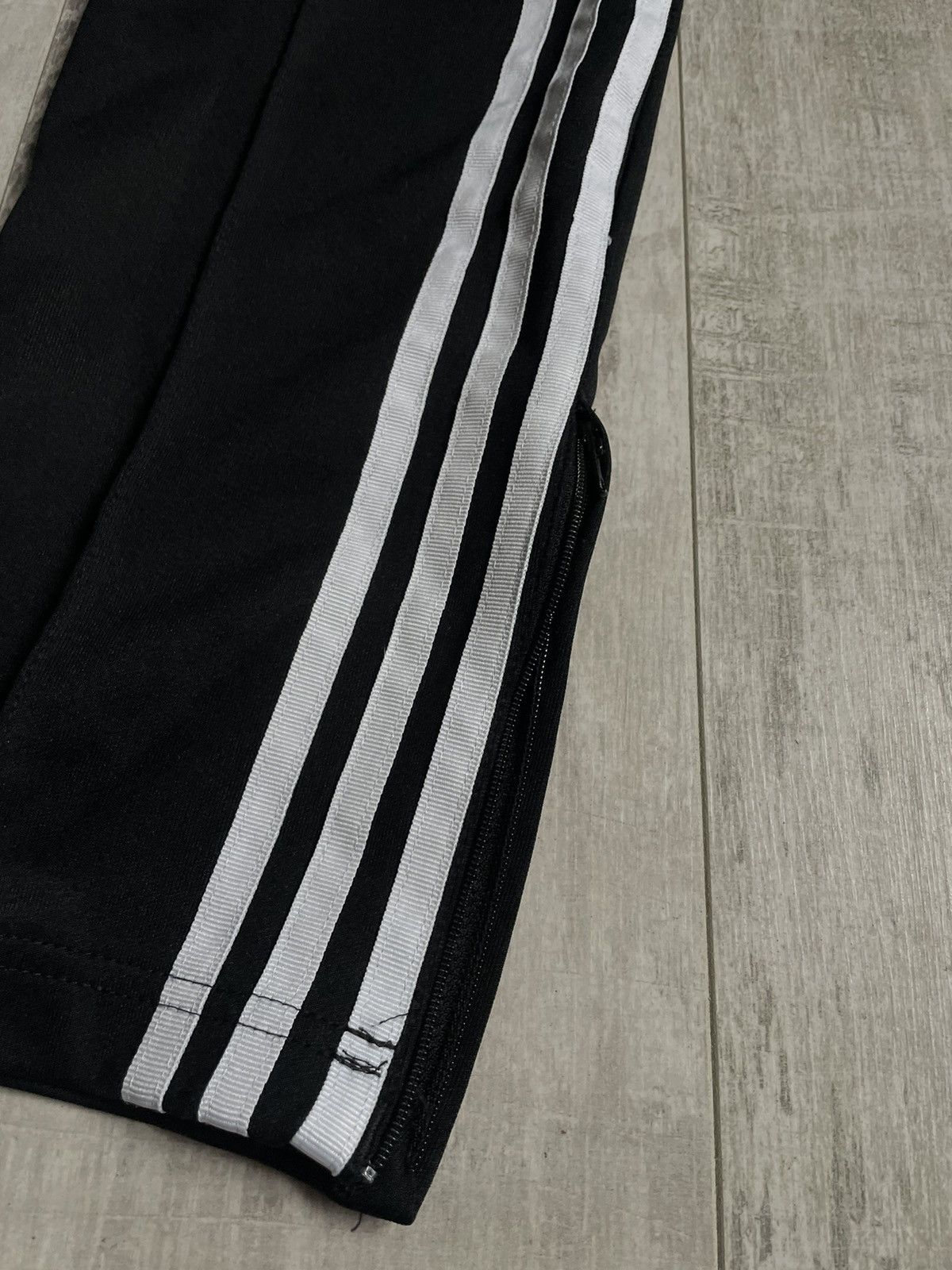 Adidas Adidas Y2K Black Sweatpants Baggy 00’s Avant Garde RARE Size US 34 / EU 50 - 3 Thumbnail