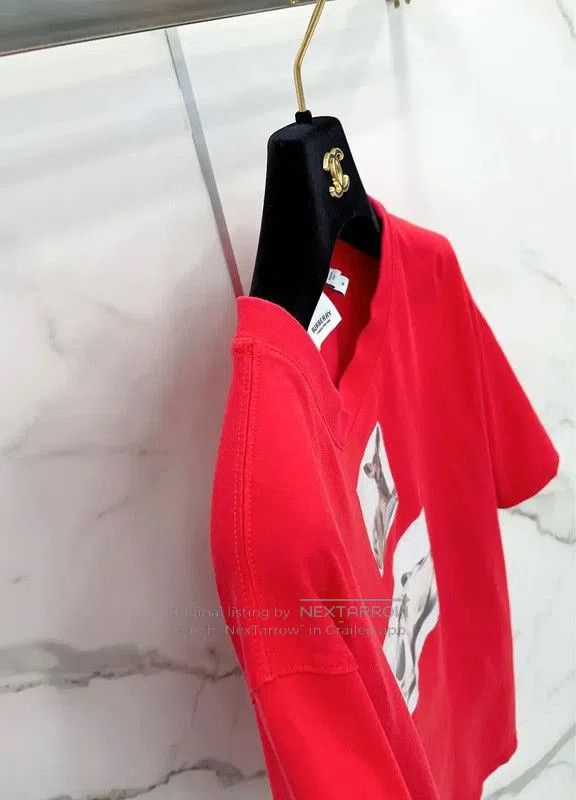 Burberry Burberry Red Cotton T-Shirt with Graphics. Size M / US 6-8 / IT 42-44 - 7 Thumbnail