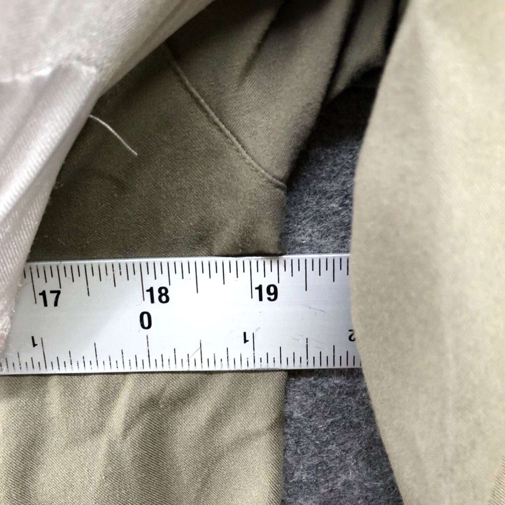 Uniqlo Uniqlo Blouse Womens XS Olive Green 3/4 Sleeve Skipper Collar Polyester Blend Rayon Split Neck Button Casual Shirt Size XS / US 0-2 / IT 36-38 - 7 Thumbnail