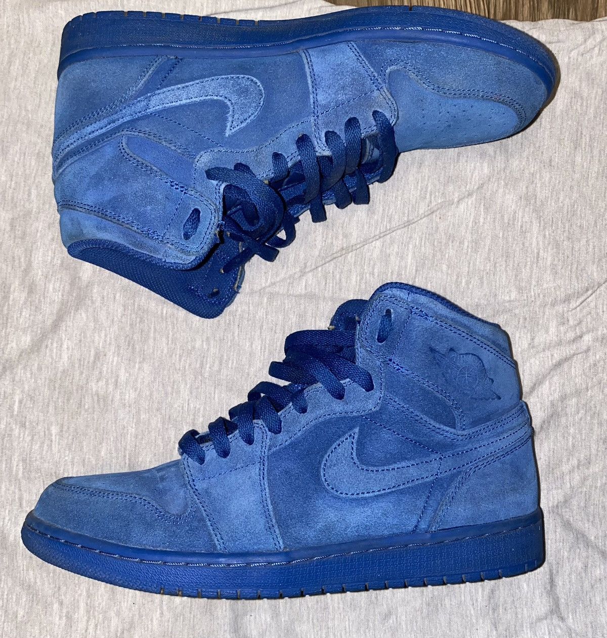 Nike Jordan 1 Retro High Blue Suede Size US 9.5 / EU 42-43 - 2 Thumbnail