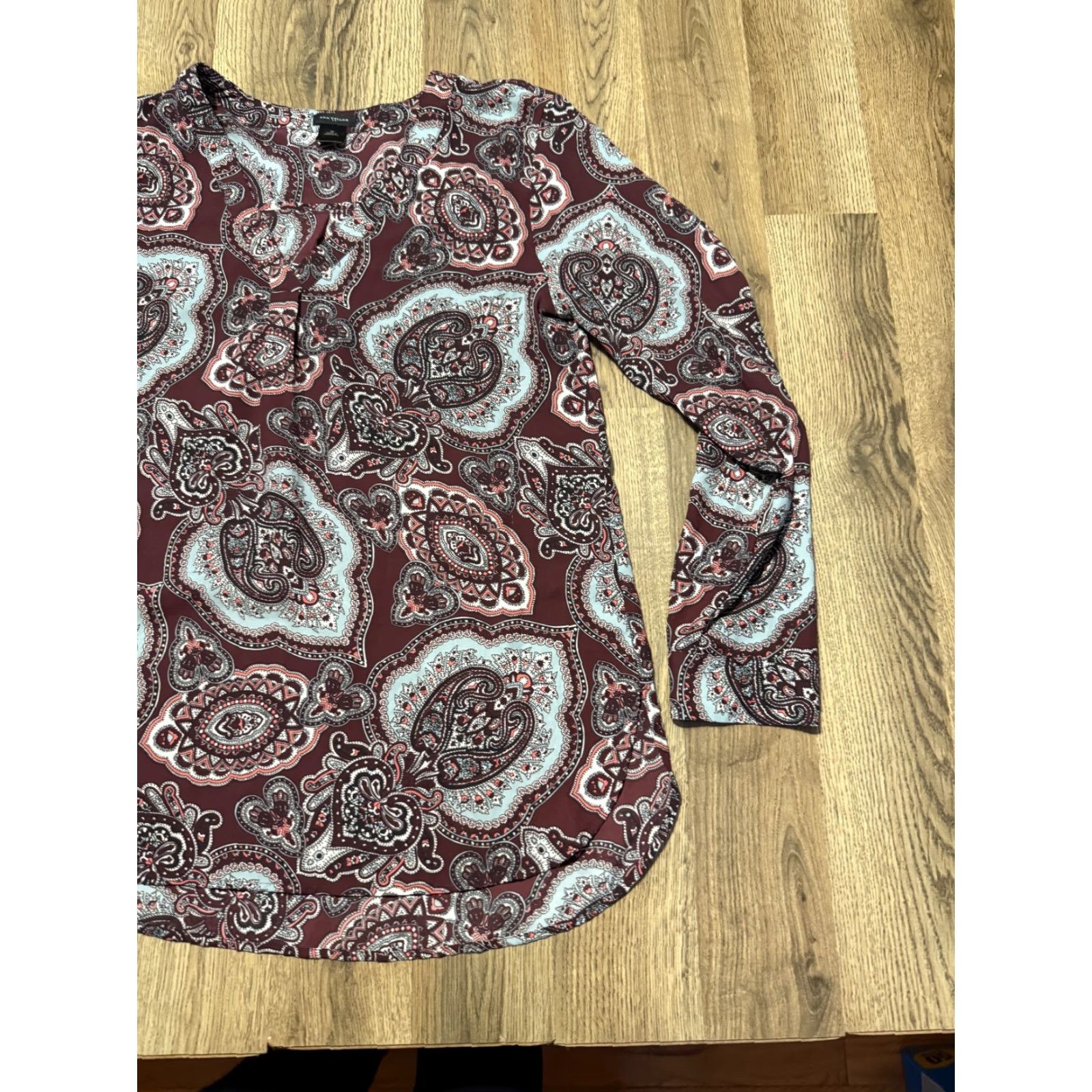 Vintage Ann Taylor Blouse Women's Medium Purple Blue Pink Paisley Long Sleeve V-Neck Size M / US 6-8 / IT 42-44 - 2 Thumbnail
