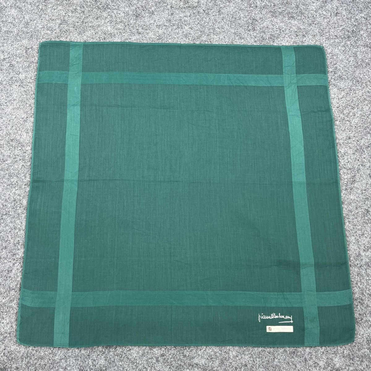 Pierre Balmain Pierre Balmain Handkerchief / Bandana / Neckerchief B1297 Size ONE SIZE - 1 Thumbnail