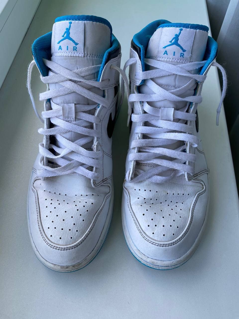 Jordan Brand Jordan 1 Mid ‘Laser Blue’ Size US 11 / EU 44 - 3 Thumbnail