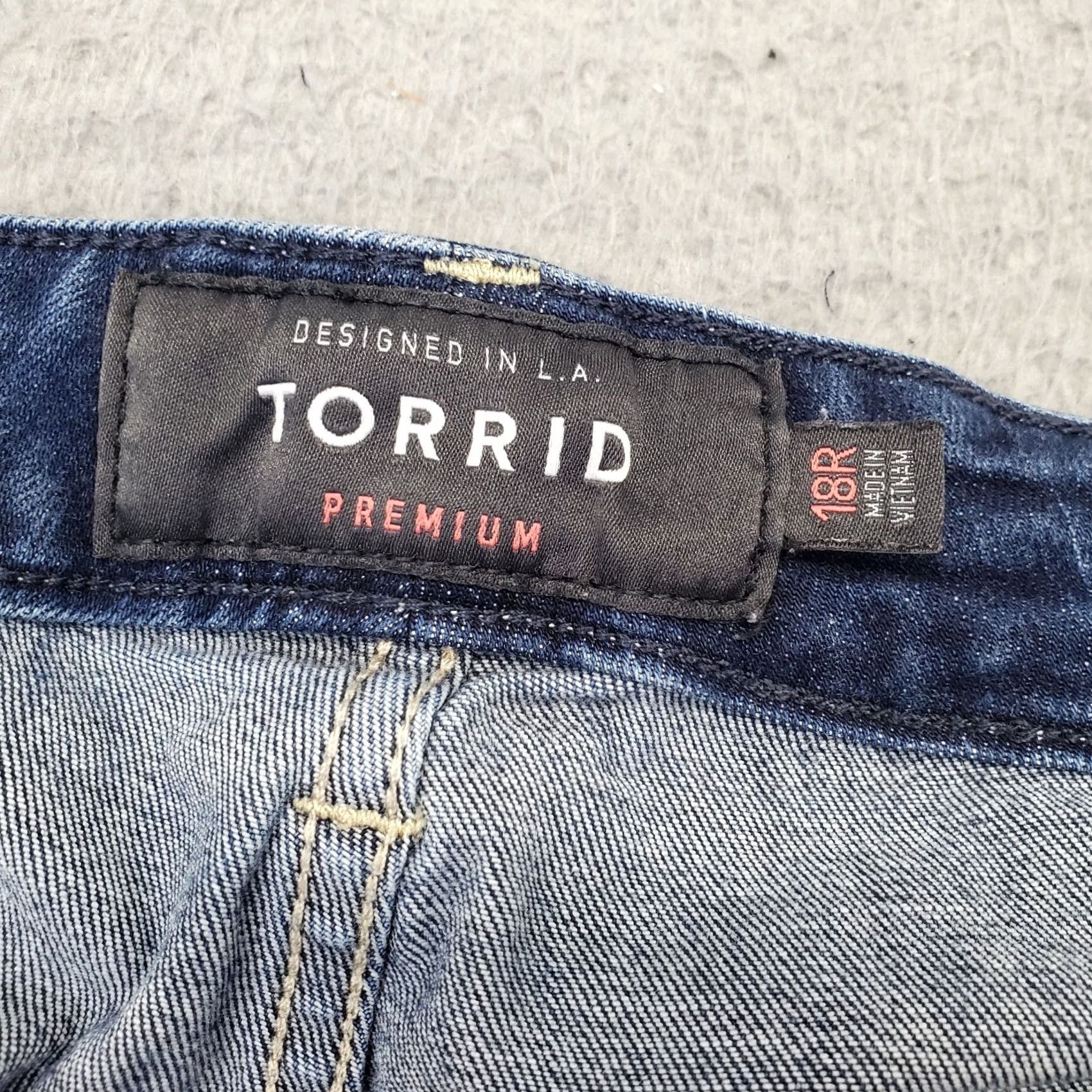 Torrid Torrid Premium Jeans Women 18R Blue Denim Medium Wash Ankle Zip Tapered Leg Jeans Size 40" / US 18 - 7 Thumbnail