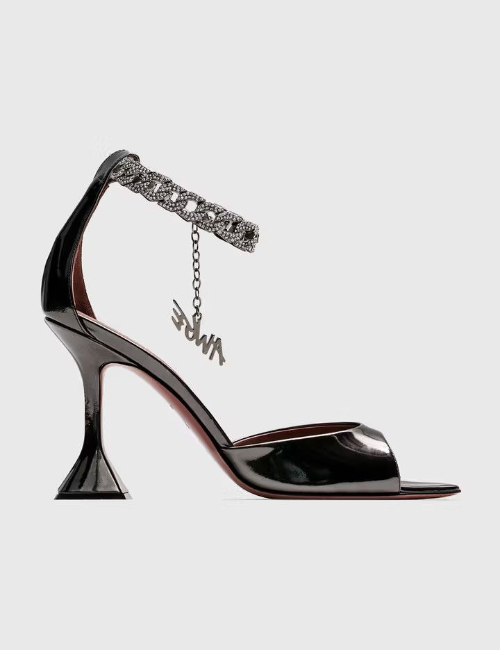 o1mle0824 Flacko Sandals in Black