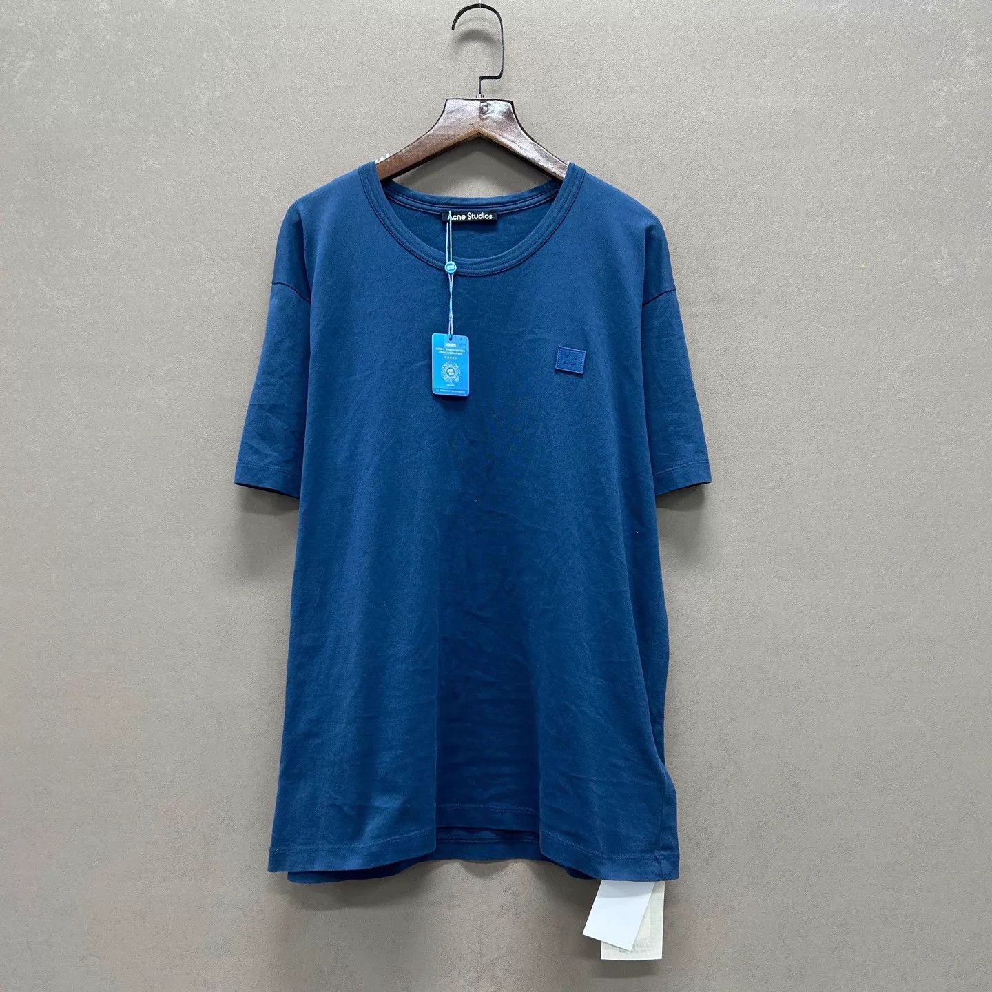 Acne Studios Acne Studios 99 New Emoji Patch Short Sleeve Tee S Size US S / EU 44-46 / 1 - 1 Thumbnail