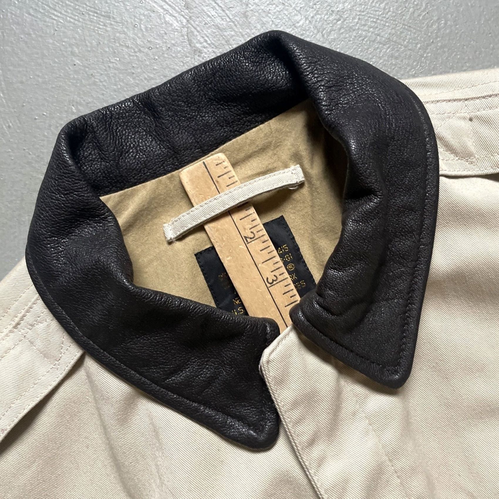 Avirex VINTAGE Avirex A-2 Flight Jacket Bomber Cotton Leather Military Made In USA L Jacket Mens Beige US Theme USA Leather Features Size US L / EU 52-54 / 3 - 4 Thumbnail