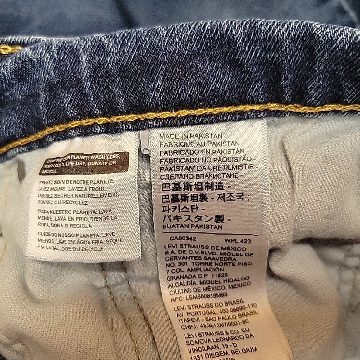Vintage VINTAGE Levis 505 Jeans Mens 34x32 Blue Regular Fit Straight Leg Denim Everyday Comfort Size US 34 / EU 50 - 5 Thumbnail