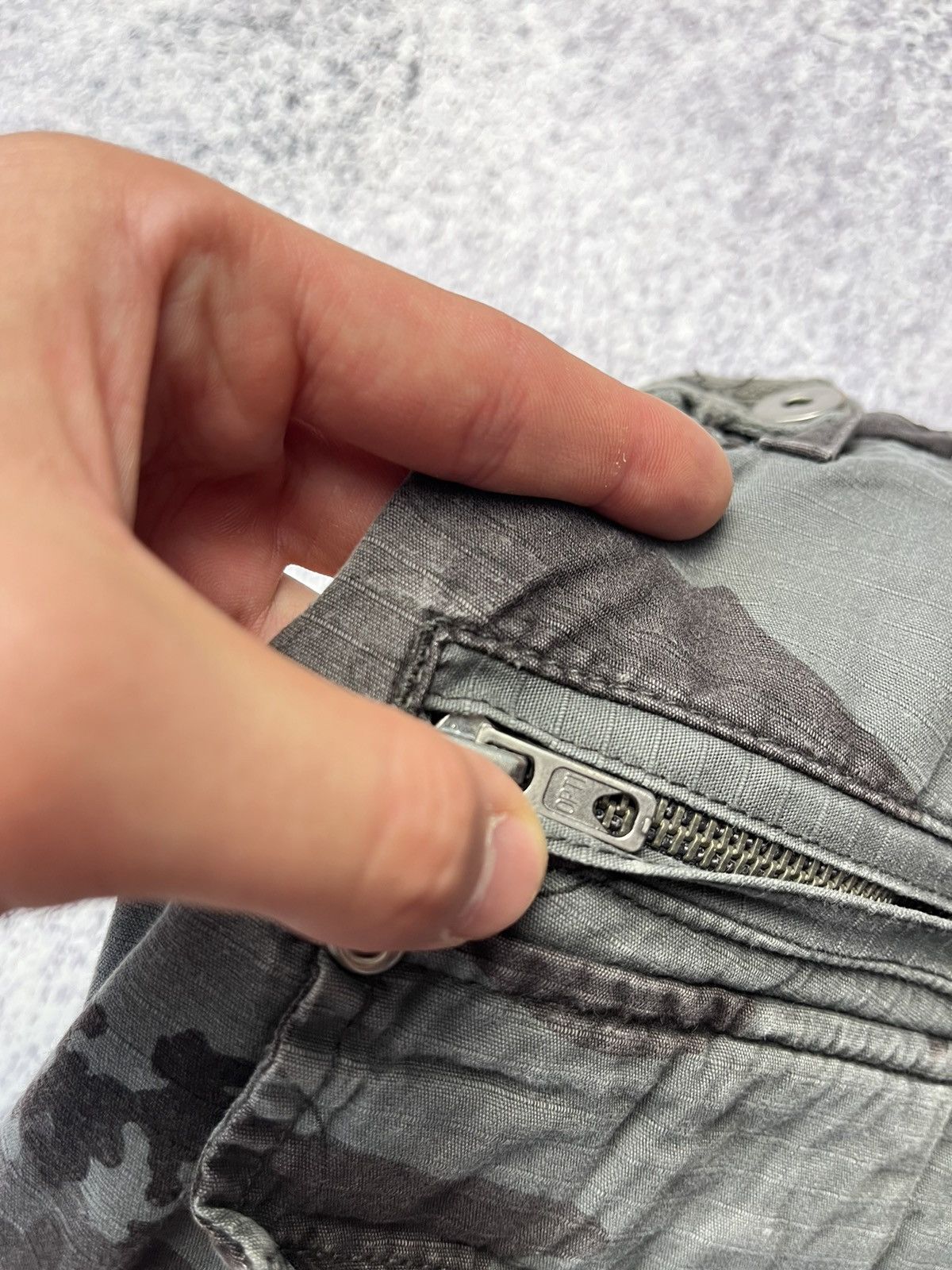 Japanese Brand RARE VINTAGE FADED STREETWEAR CAMO CARGO PANTS Y2K Size US 32 / EU 48 - 22 Thumbnail